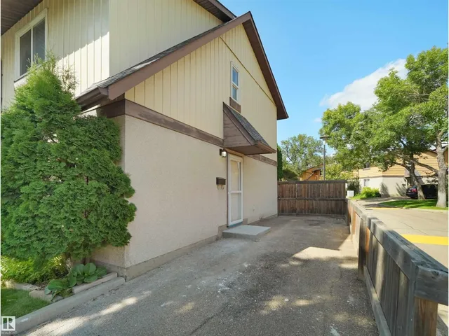 126 WOODSTOCK NW, Edmonton 2