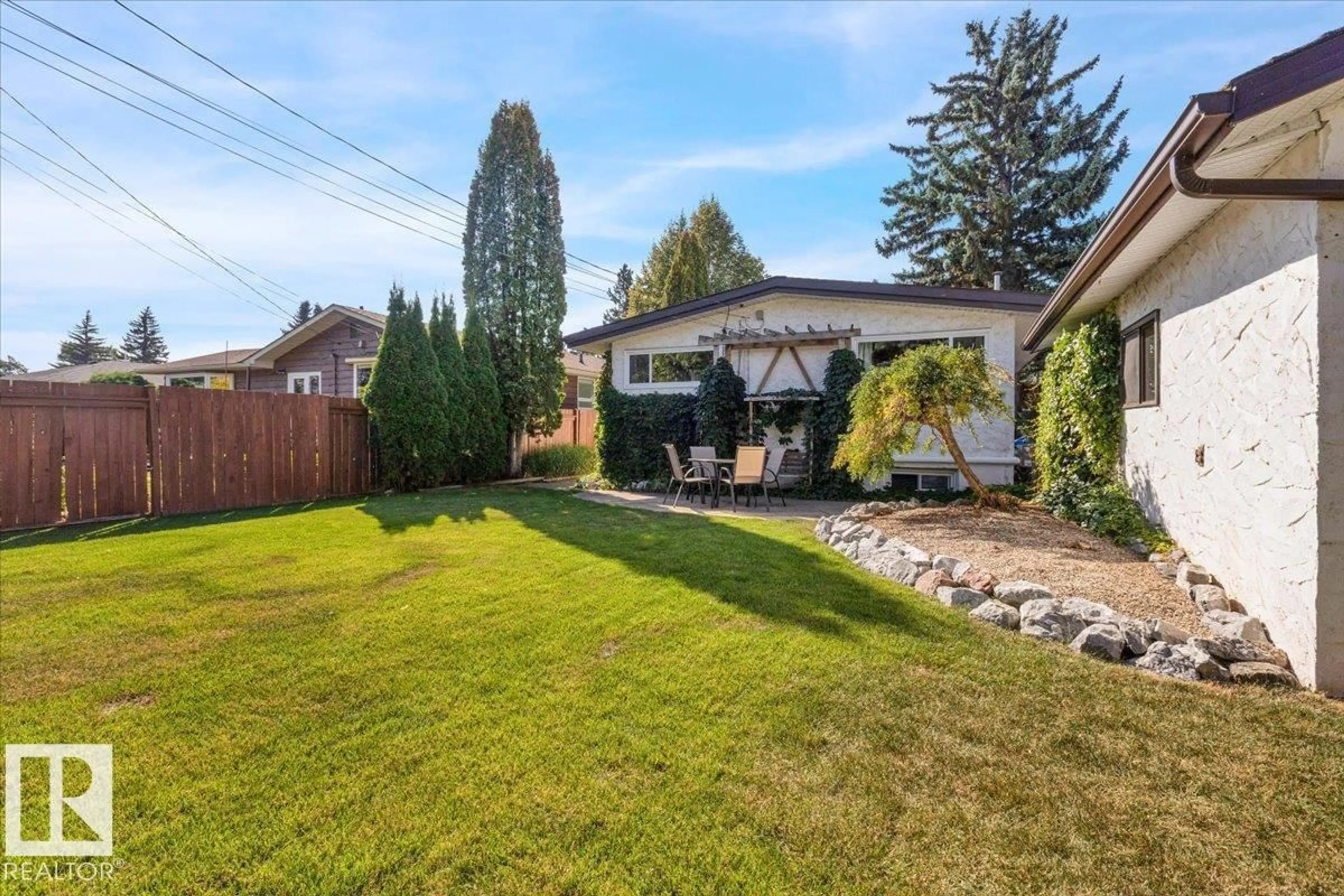 A pic from outside/outdoor area/front of a property/back of a property/a pic from drone, street for NW - 15012 77 AV, Edmonton Alberta T5R3B3