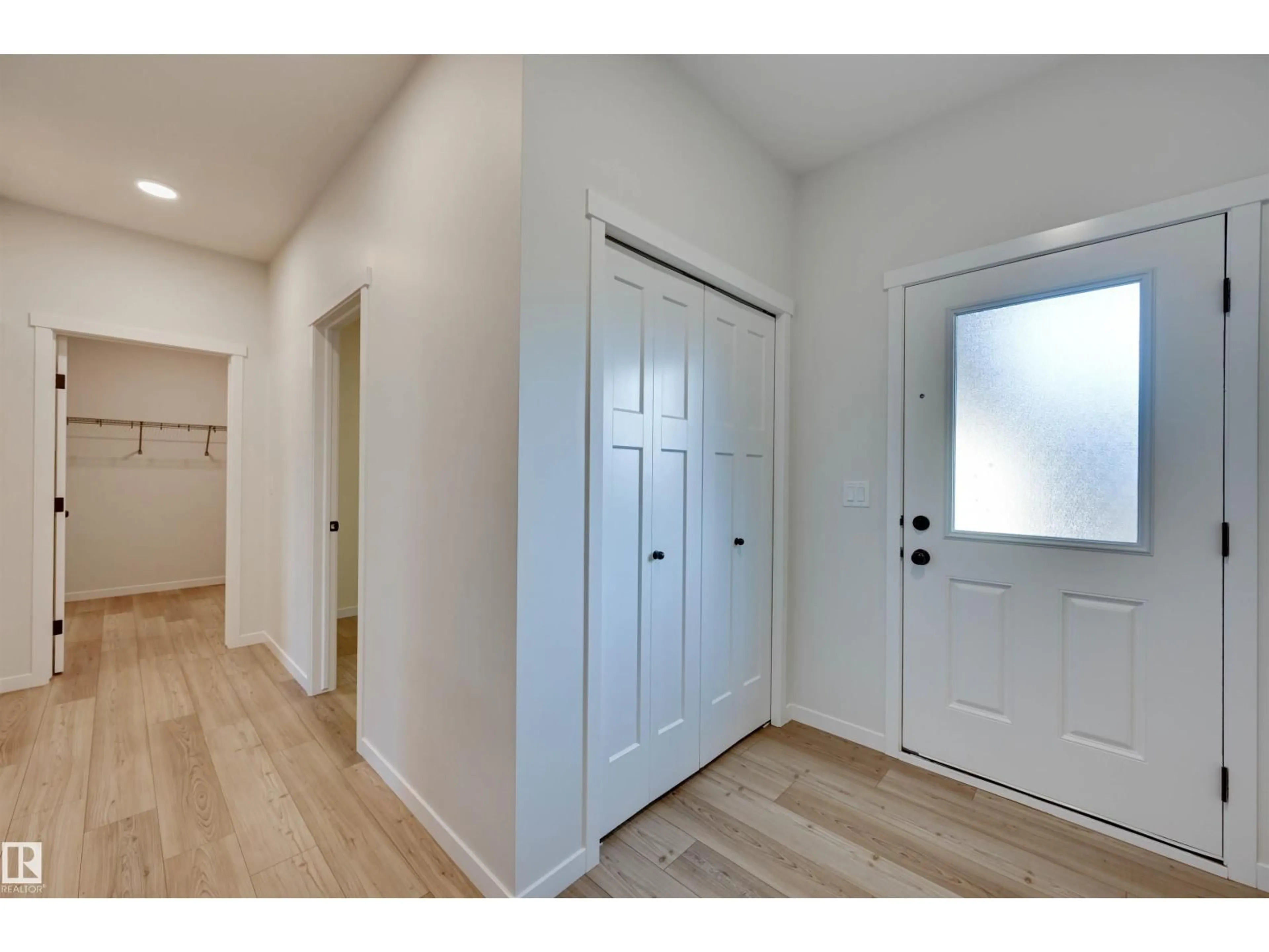 Indoor entryway for 1345 WESTERRA DR, Stony Plain Alberta T7Z0H2