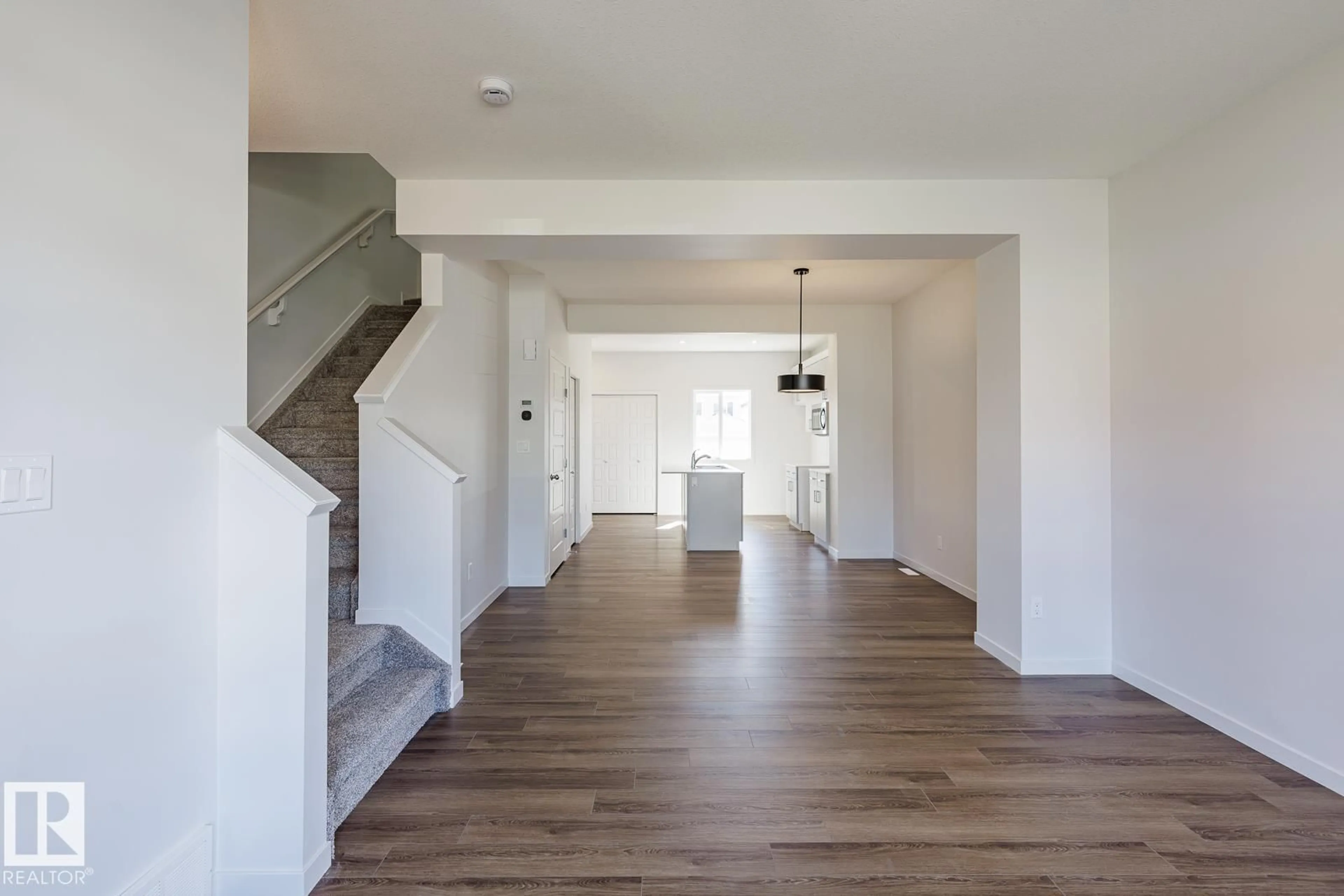 Indoor entryway for 3611 TRIOMPHE BV, Beaumont Alberta T4X3A7