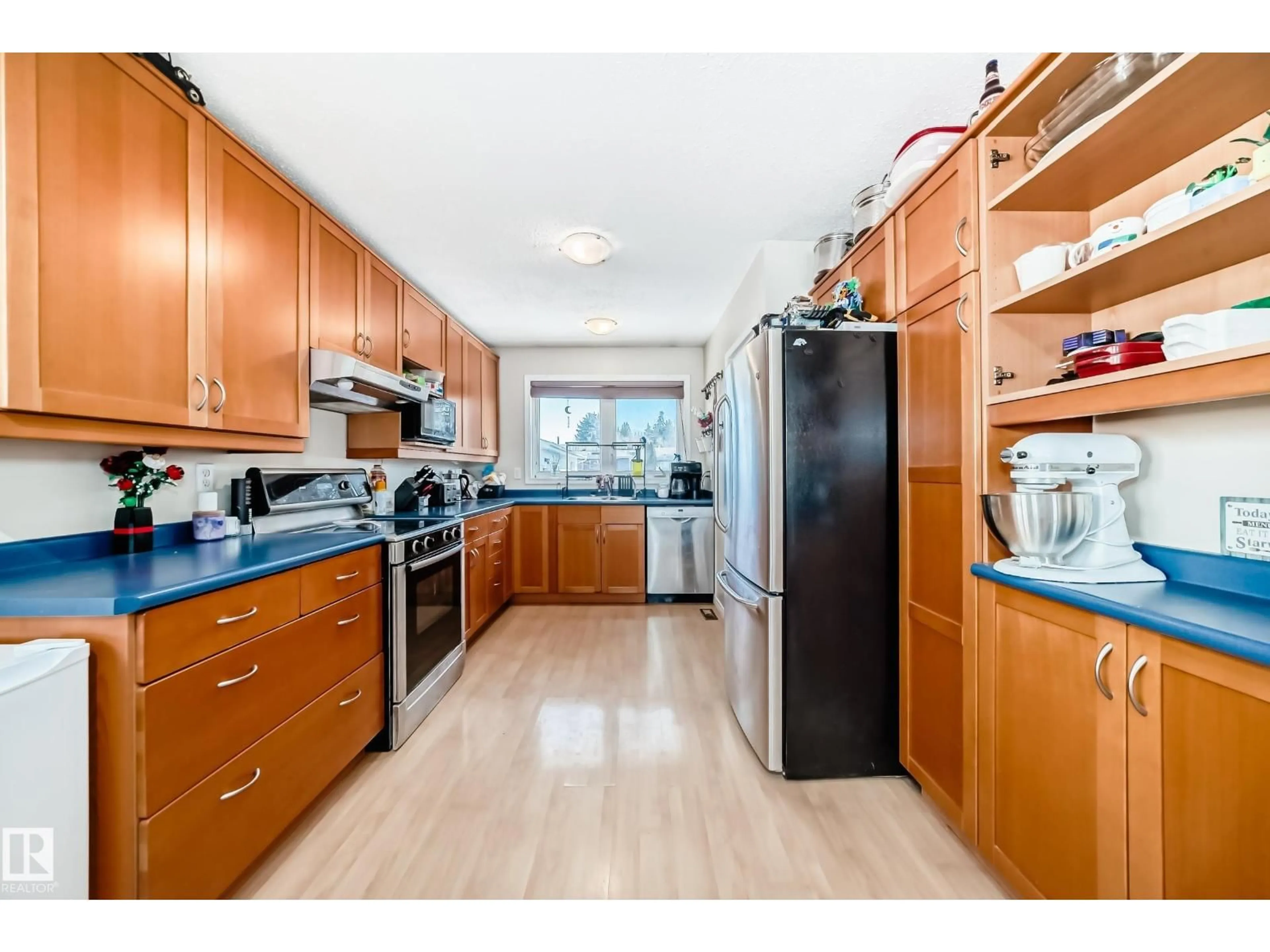 Standard kitchen, unknown for 45 OATWAY DR, Stony Plain Alberta T7Z1G5