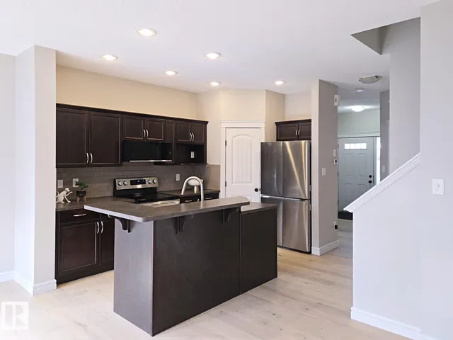 11525 18A AV, Edmonton 5