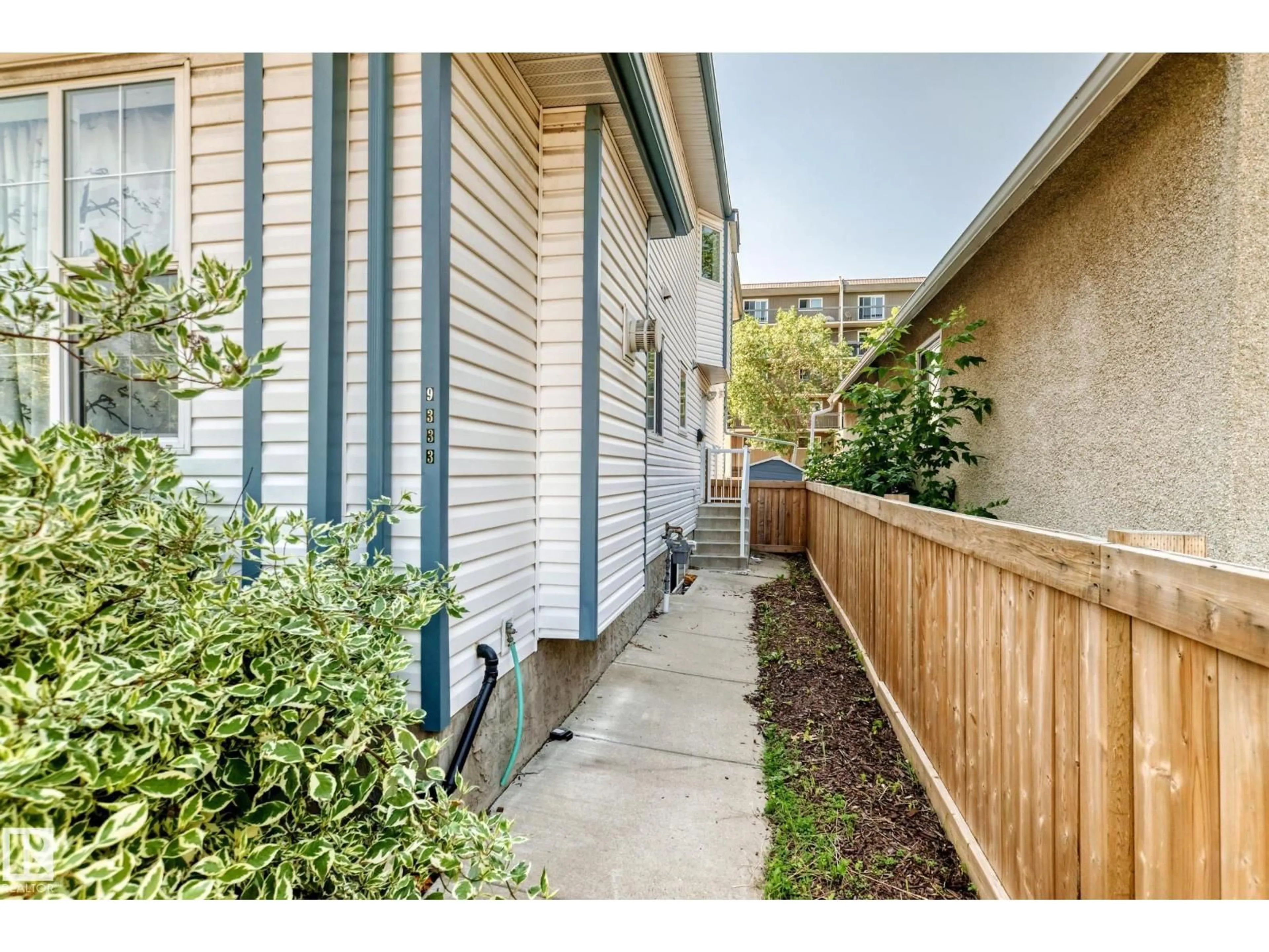 Unknown for 9333 103A AV, Edmonton Alberta T5H0H3
