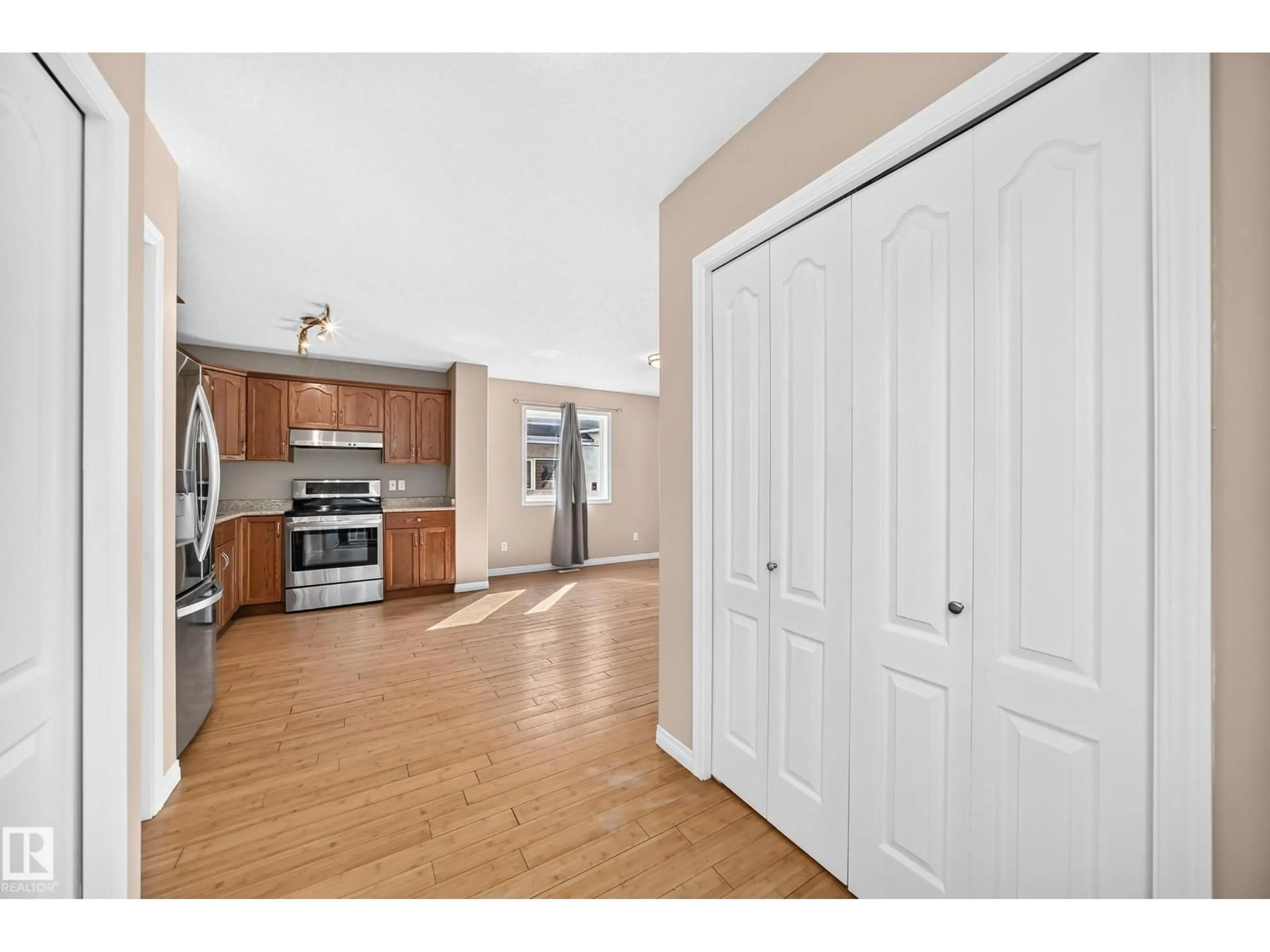 Unknown for 9333 103A AV, Edmonton Alberta T5H0H3