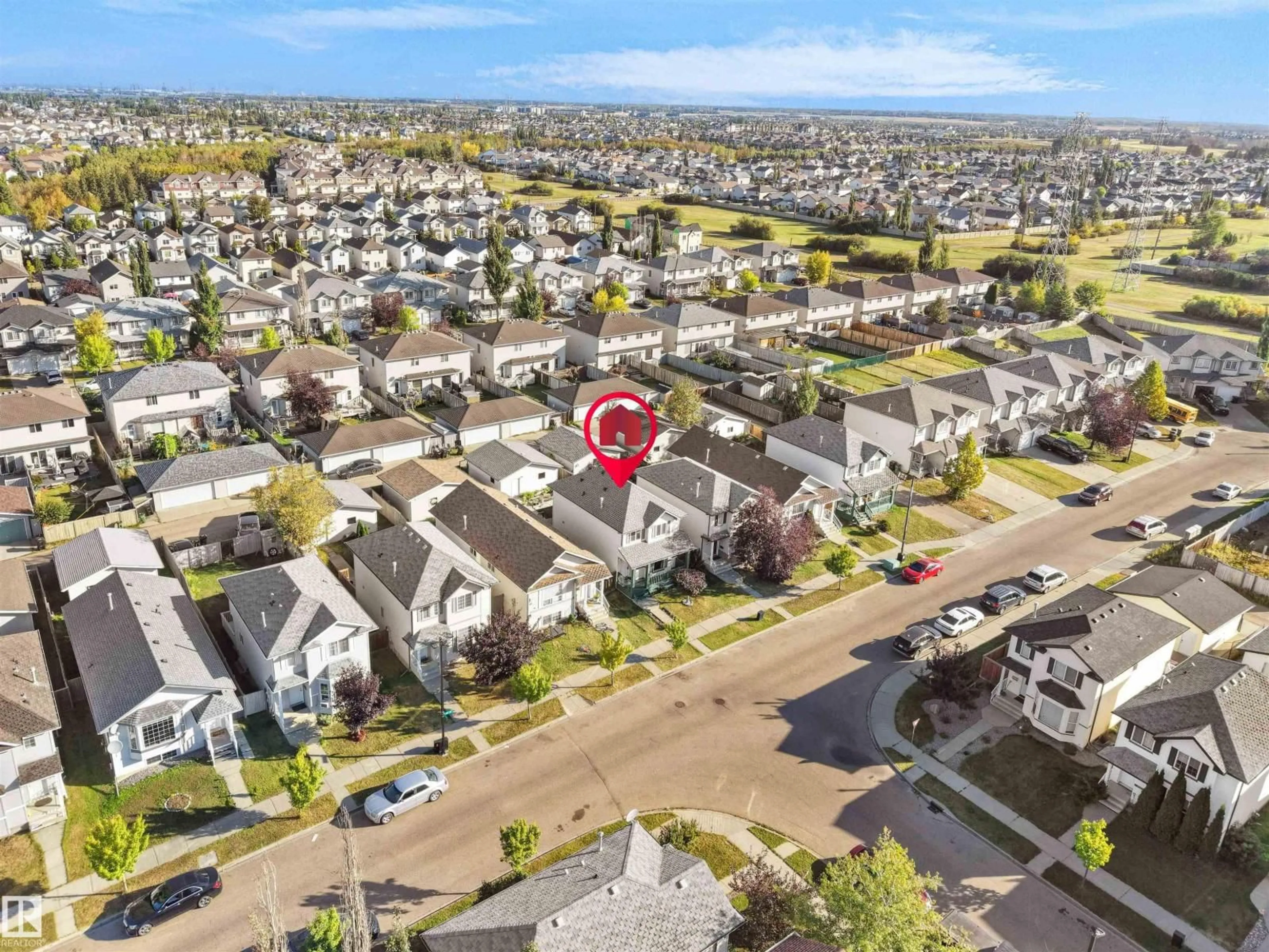 A pic from outside/outdoor area/front of a property/back of a property/a pic from drone, street for 3122 30 AV, Edmonton Alberta T6T1T9