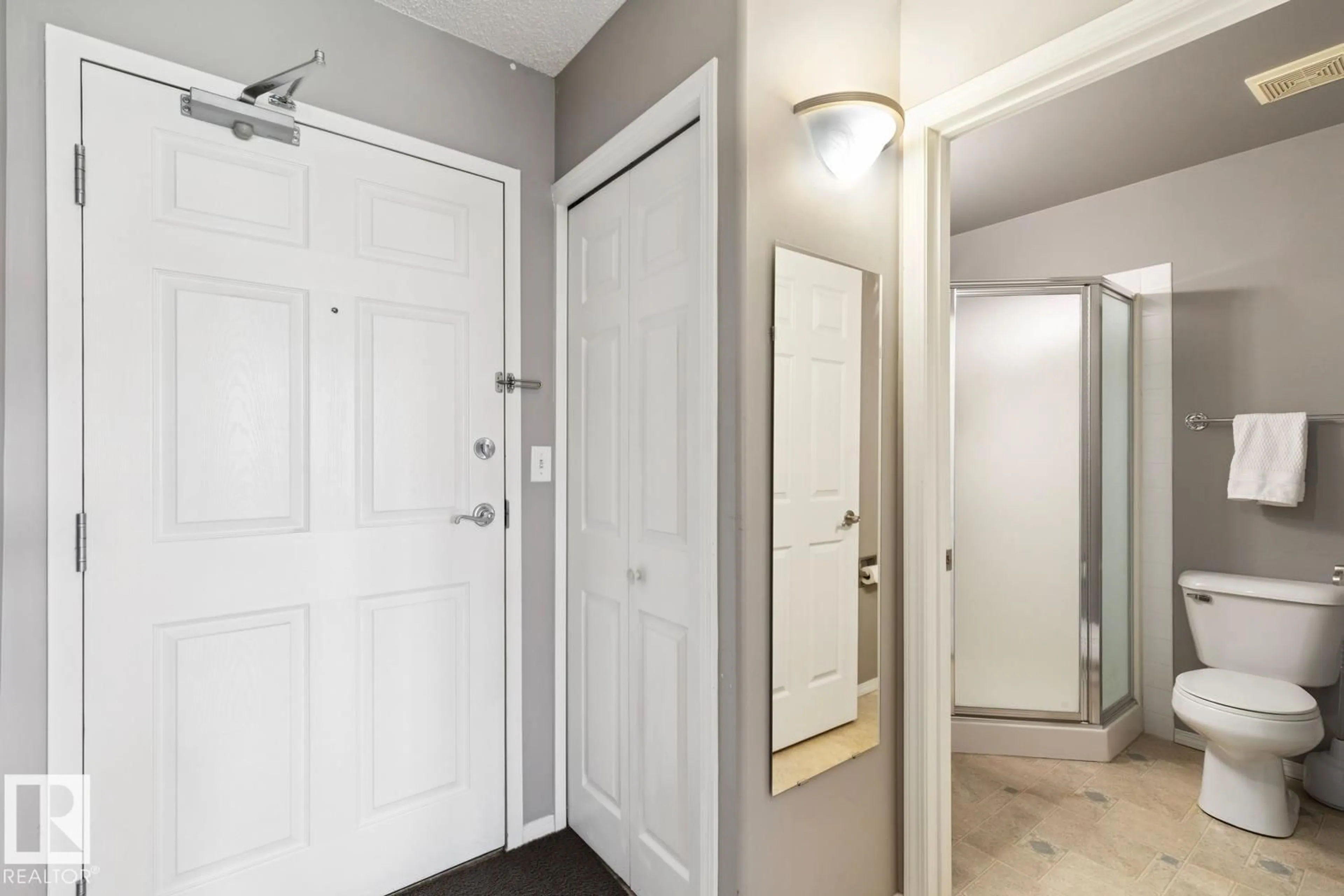 Indoor entryway for #502 - 11103 84 AV, Edmonton Alberta T6G2X4
