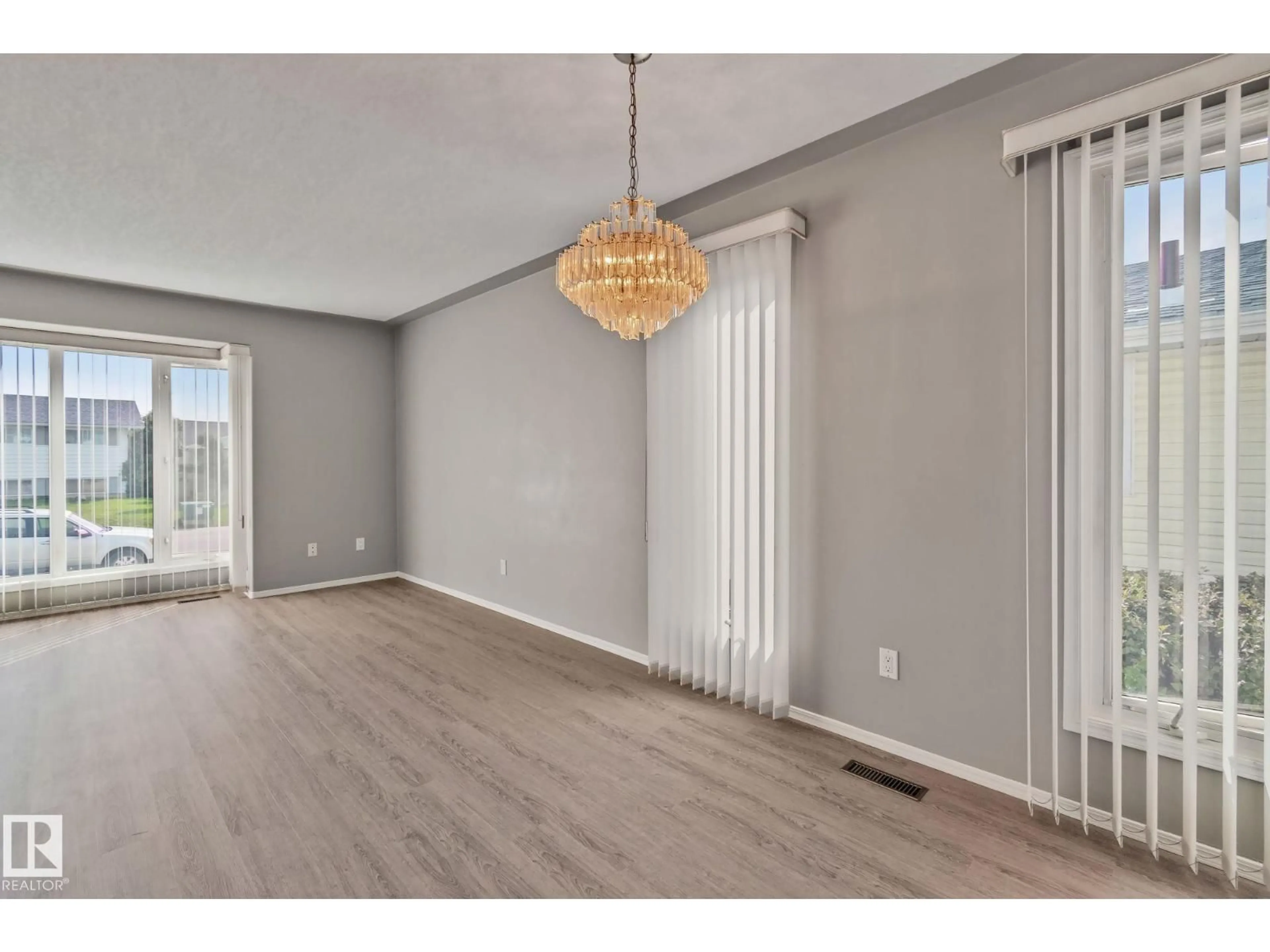 A pic of a room for NW - 14724 73 ST, Edmonton Alberta T5C0V8