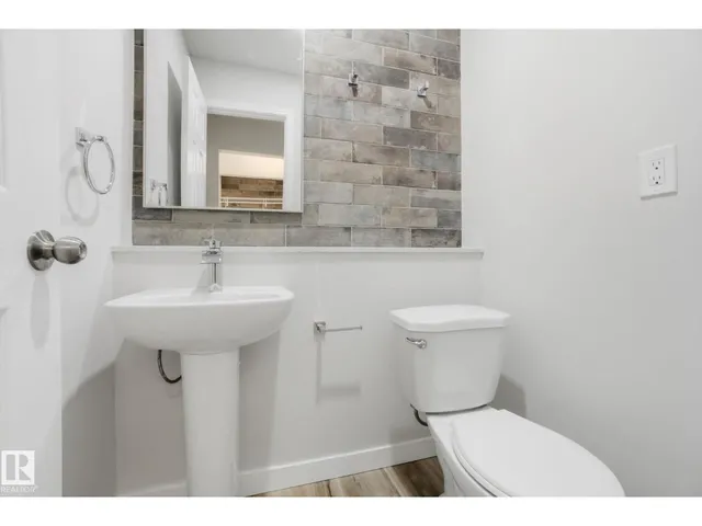 NW - 71 LANCASTER TC, Edmonton 4