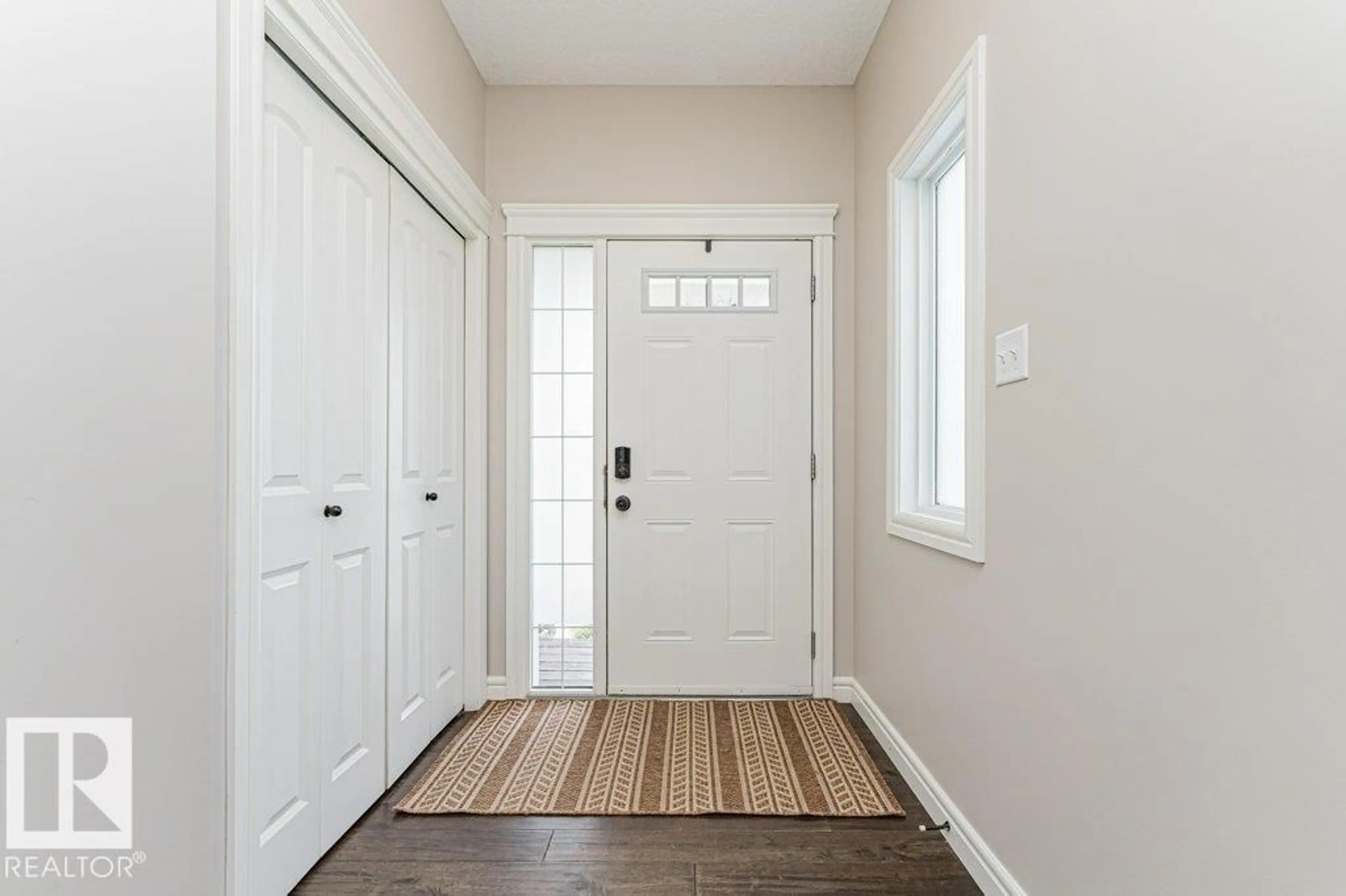 Indoor entryway for 60 WOODBRIDGE LI, Fort Saskatchewan Alberta T8L0H8