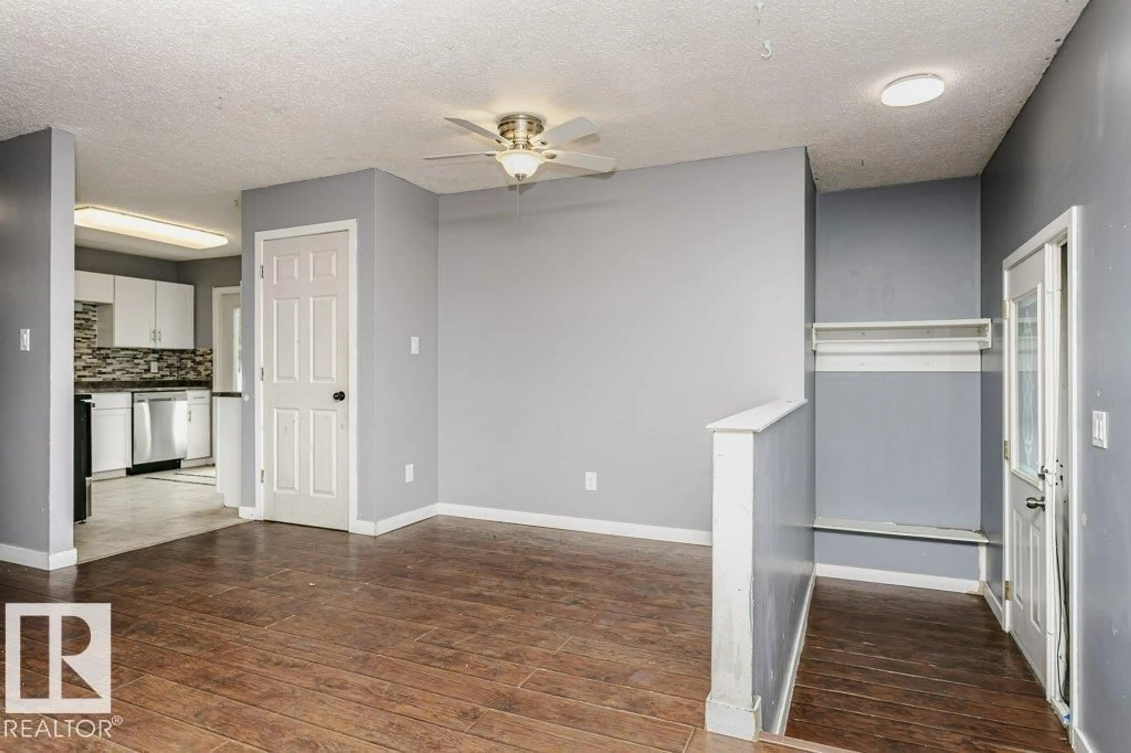 Unknown for 5807 52 AV, Redwater Alberta T0A2W0