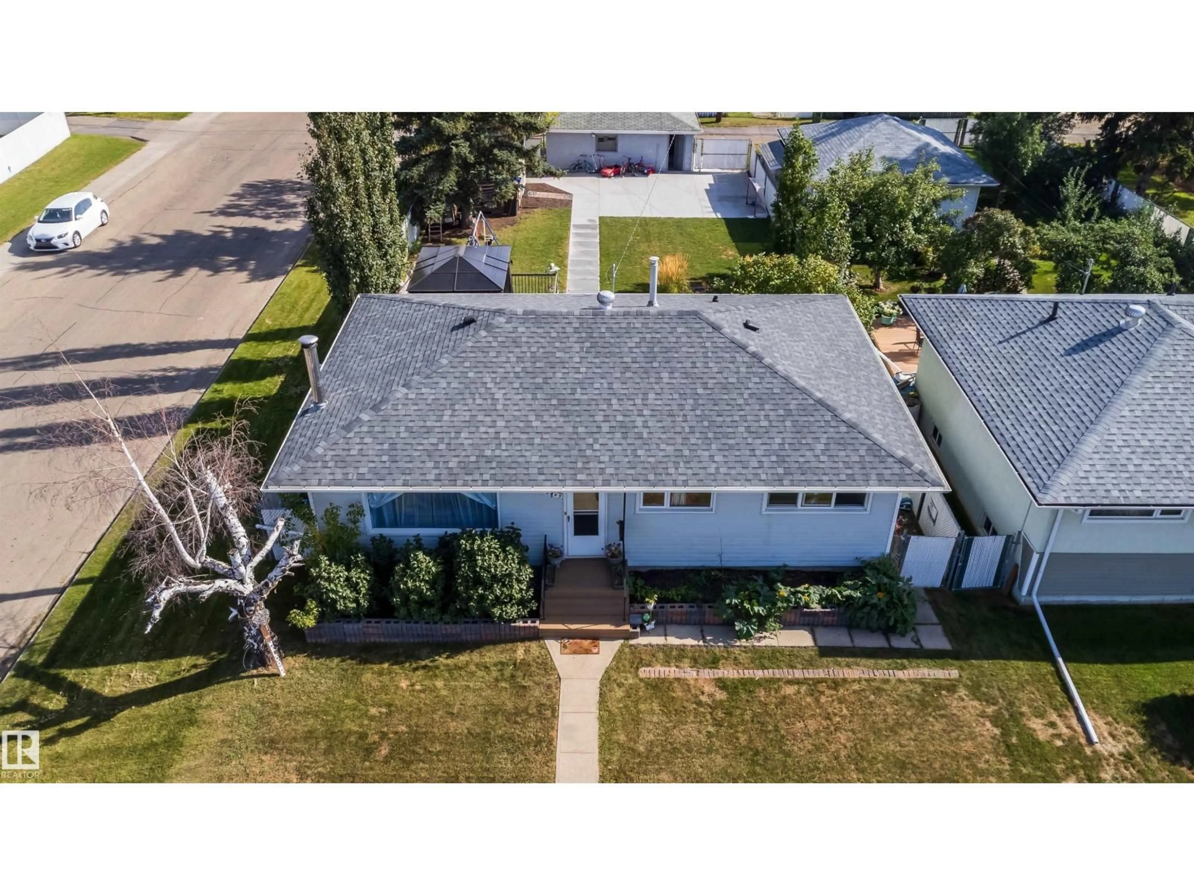 A pic from outside/outdoor area/front of a property/back of a property/a pic from drone, street for 10245 160 ST NW, Edmonton Alberta T5P3G1