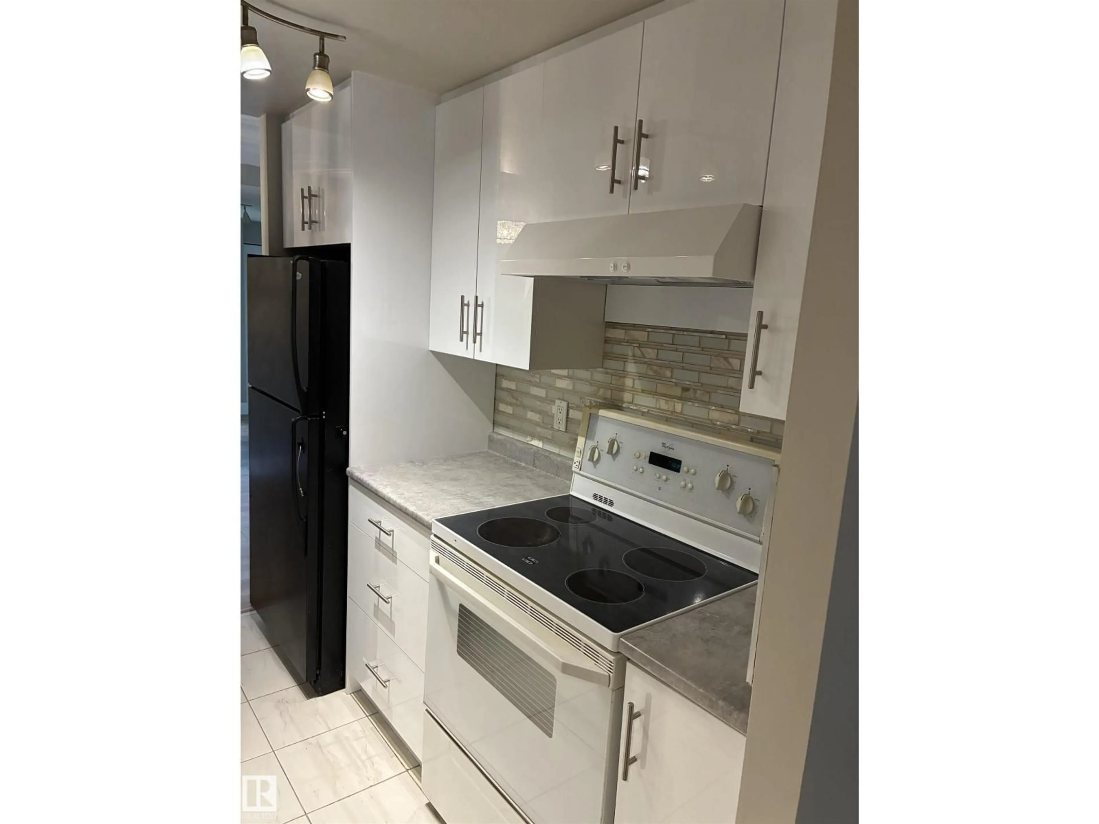 Standard kitchen, ceramic/tile floor for #503 - 11211 85 ST, Edmonton Alberta T5B4T7