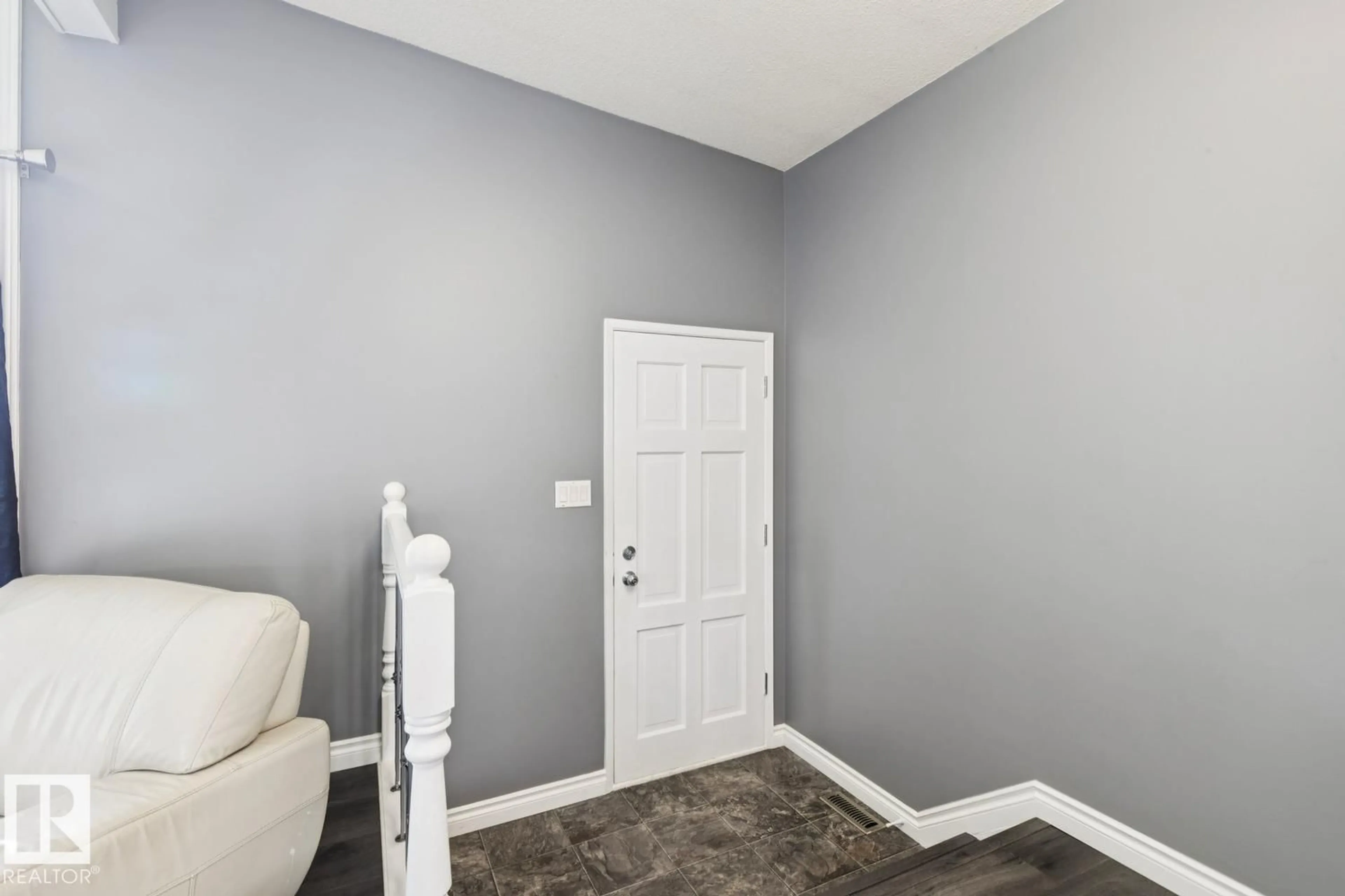 Indoor entryway for NW - 9312 151 AV, Edmonton Alberta T5E2P9
