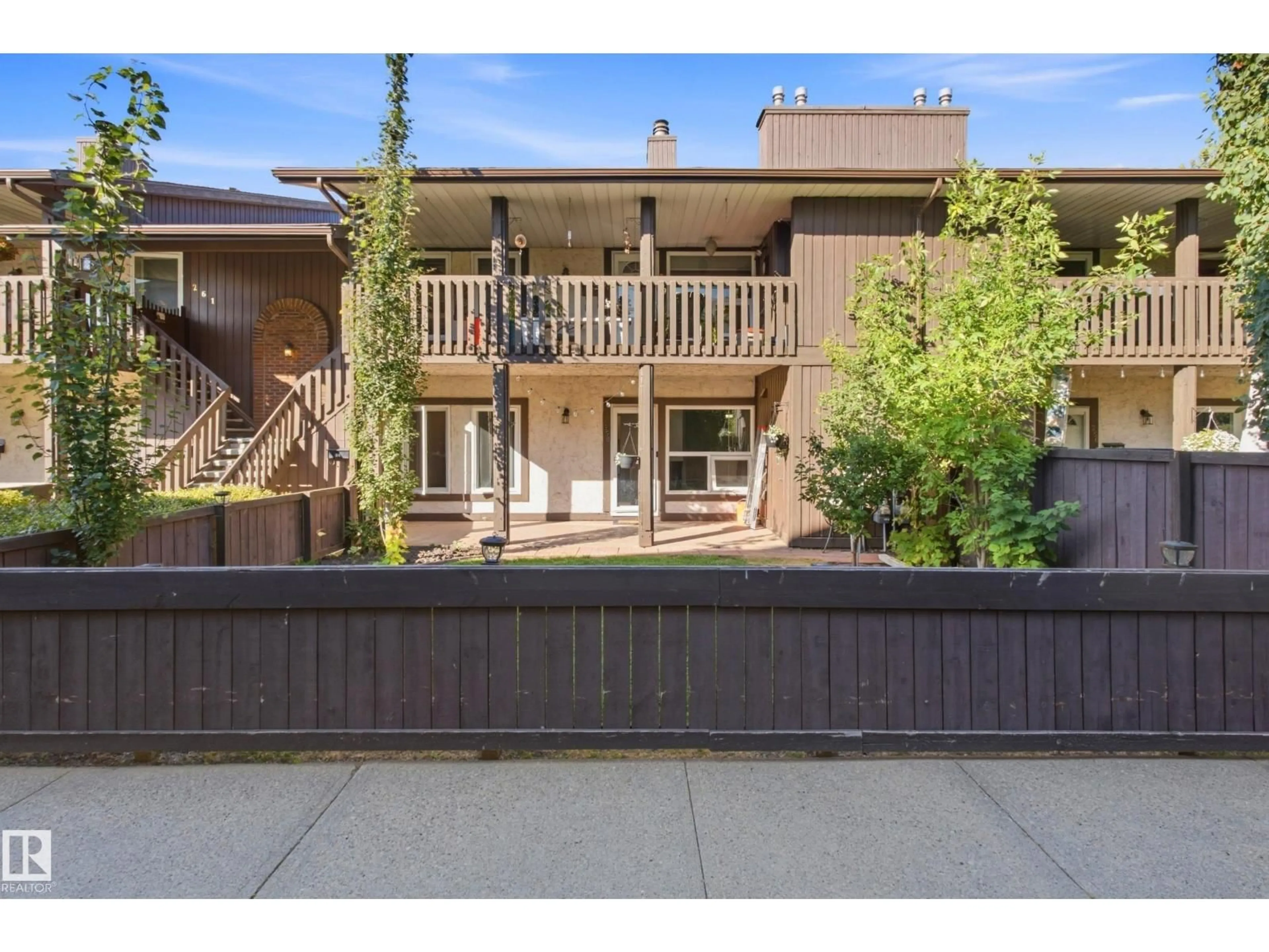 Patio, street for 258 SURREY GARDENS, Edmonton Alberta T5T1Z3