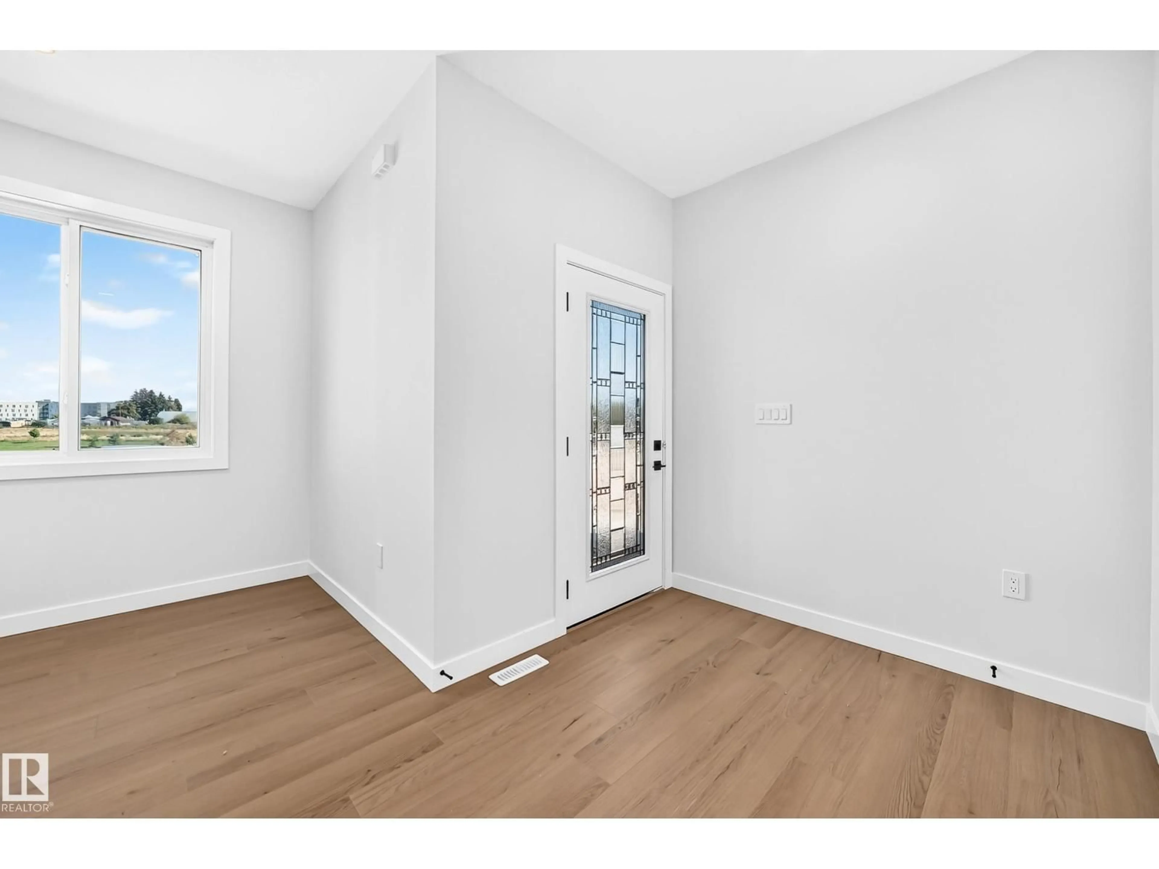 Indoor entryway for 9 TILIA PL, Spruce Grove Alberta T7X4S9
