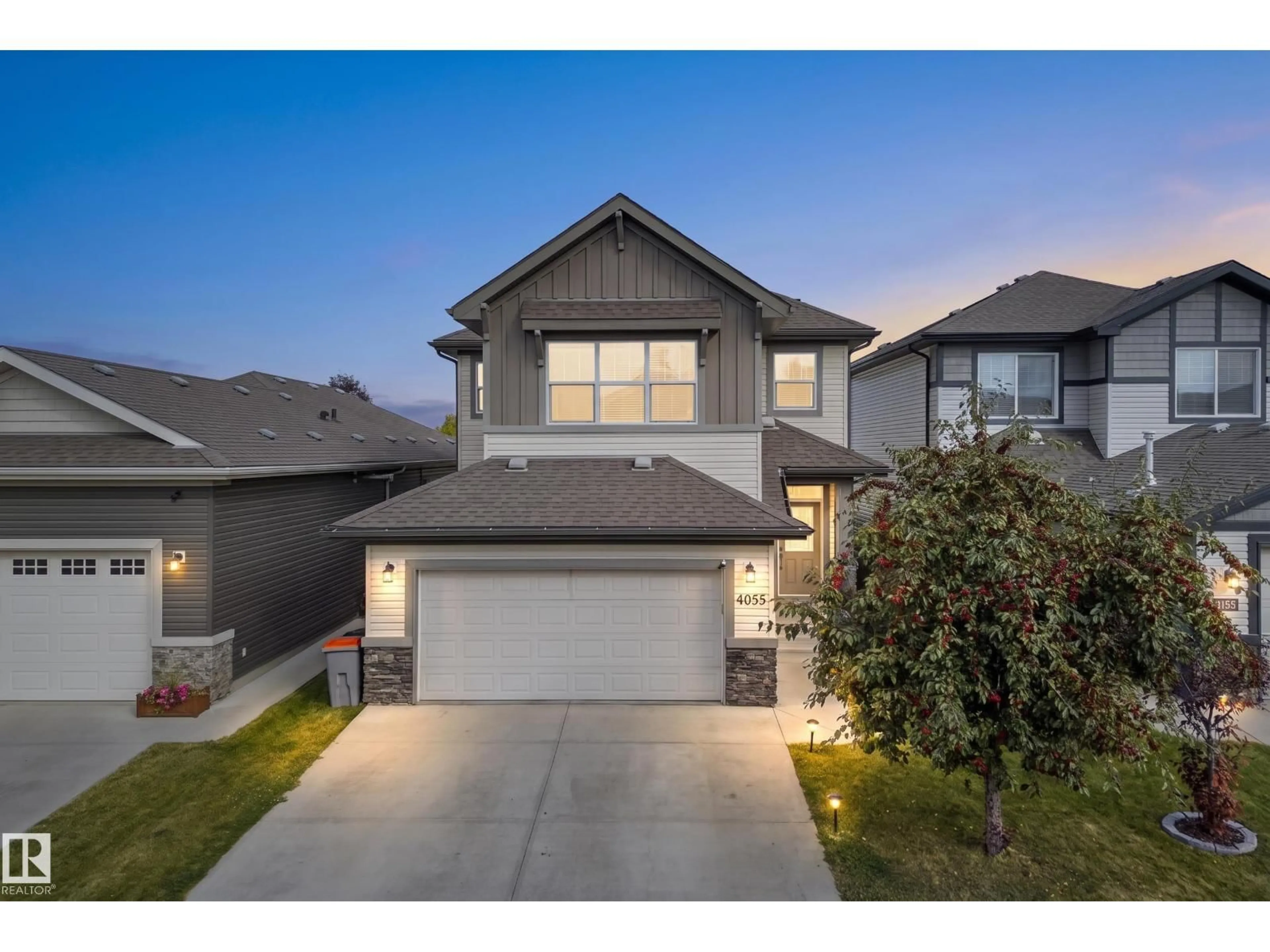 A pic from outside/outdoor area/front of a property/back of a property/a pic from drone, street for 1023 SOUTH CREEK WD, Stony Plain Alberta T7Z0C9