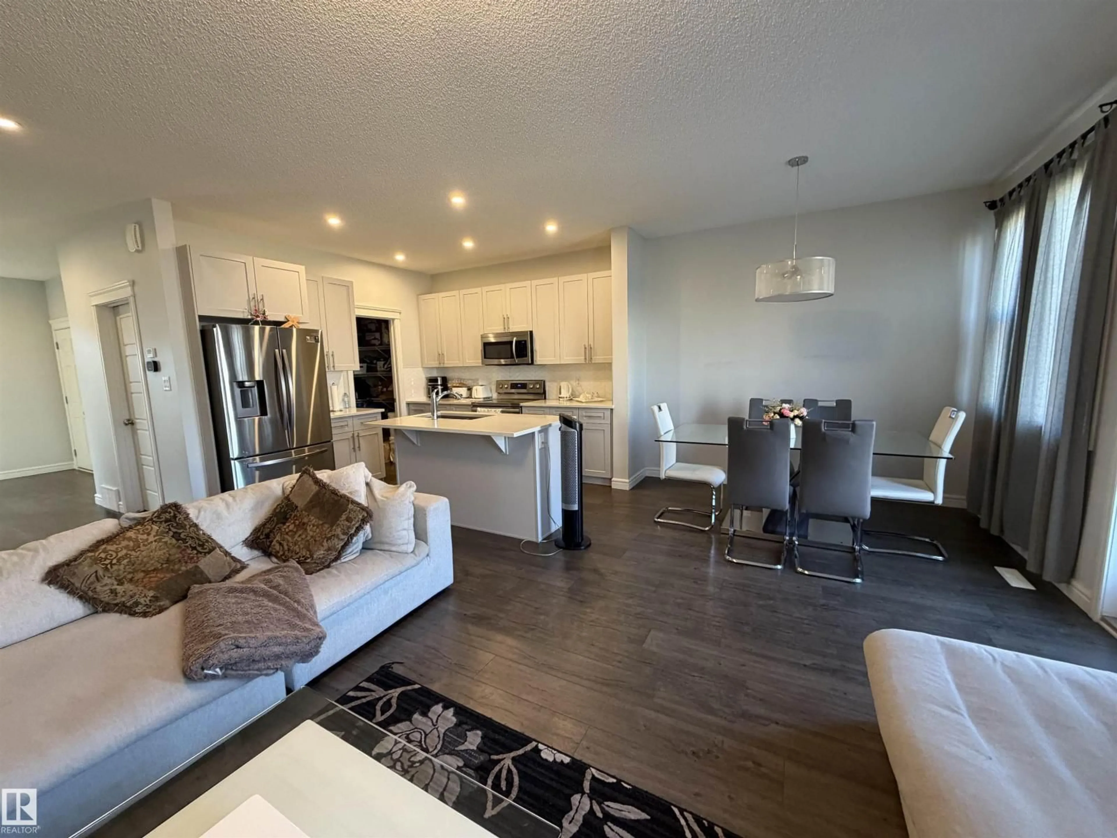 Unknown for 2628 DONAGHEY CR, Edmonton Alberta T6W4T2