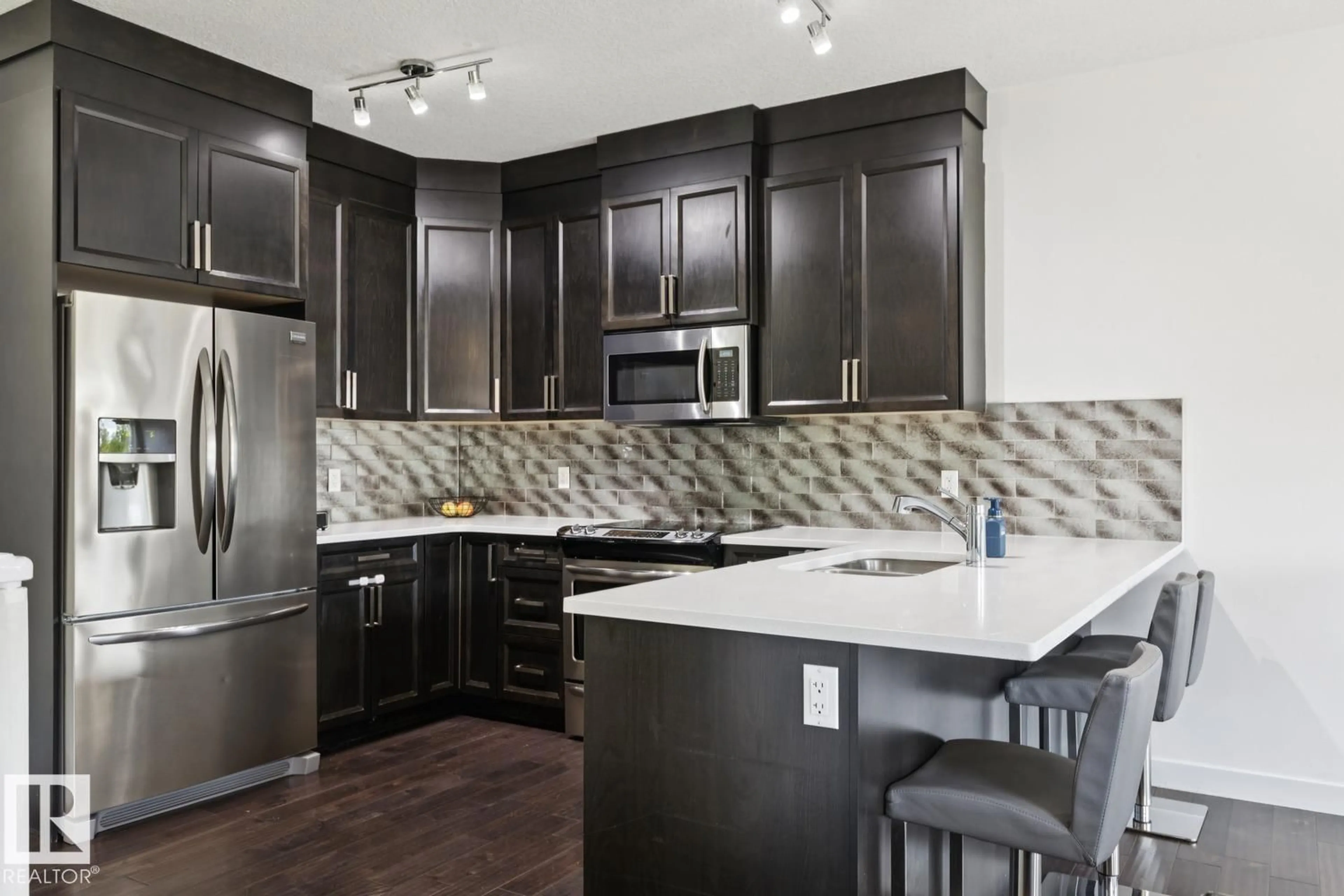 Open concept kitchen, ceramic/tile floor for SW - 1320 162 ST, Edmonton Alberta T6W2L1