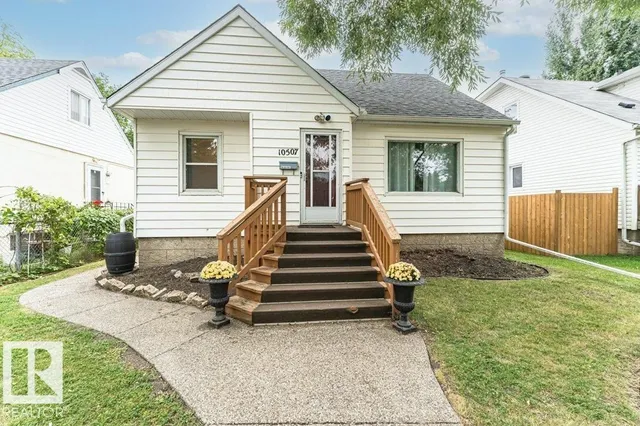 10507 67 AV, Edmonton 2