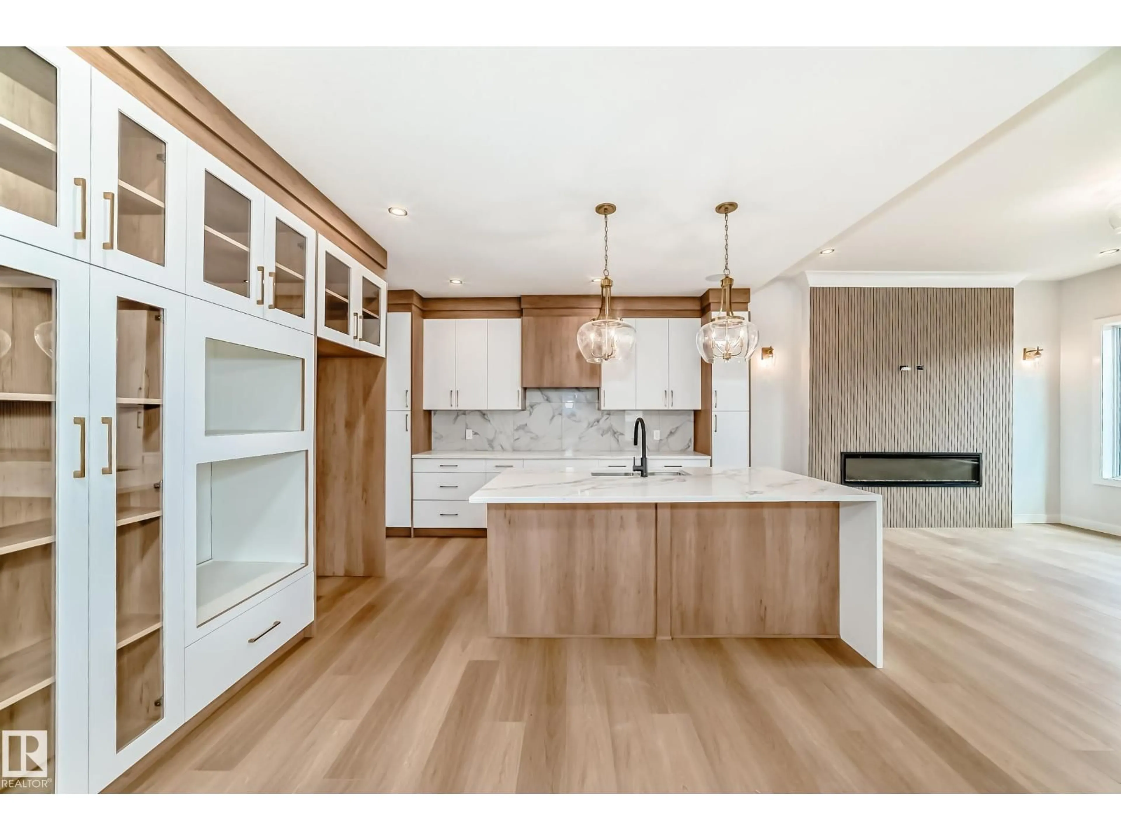 Open concept kitchen, wood/laminate floor for 47 MEADOWGROVE LN, Spruce Grove Alberta T7X0W2