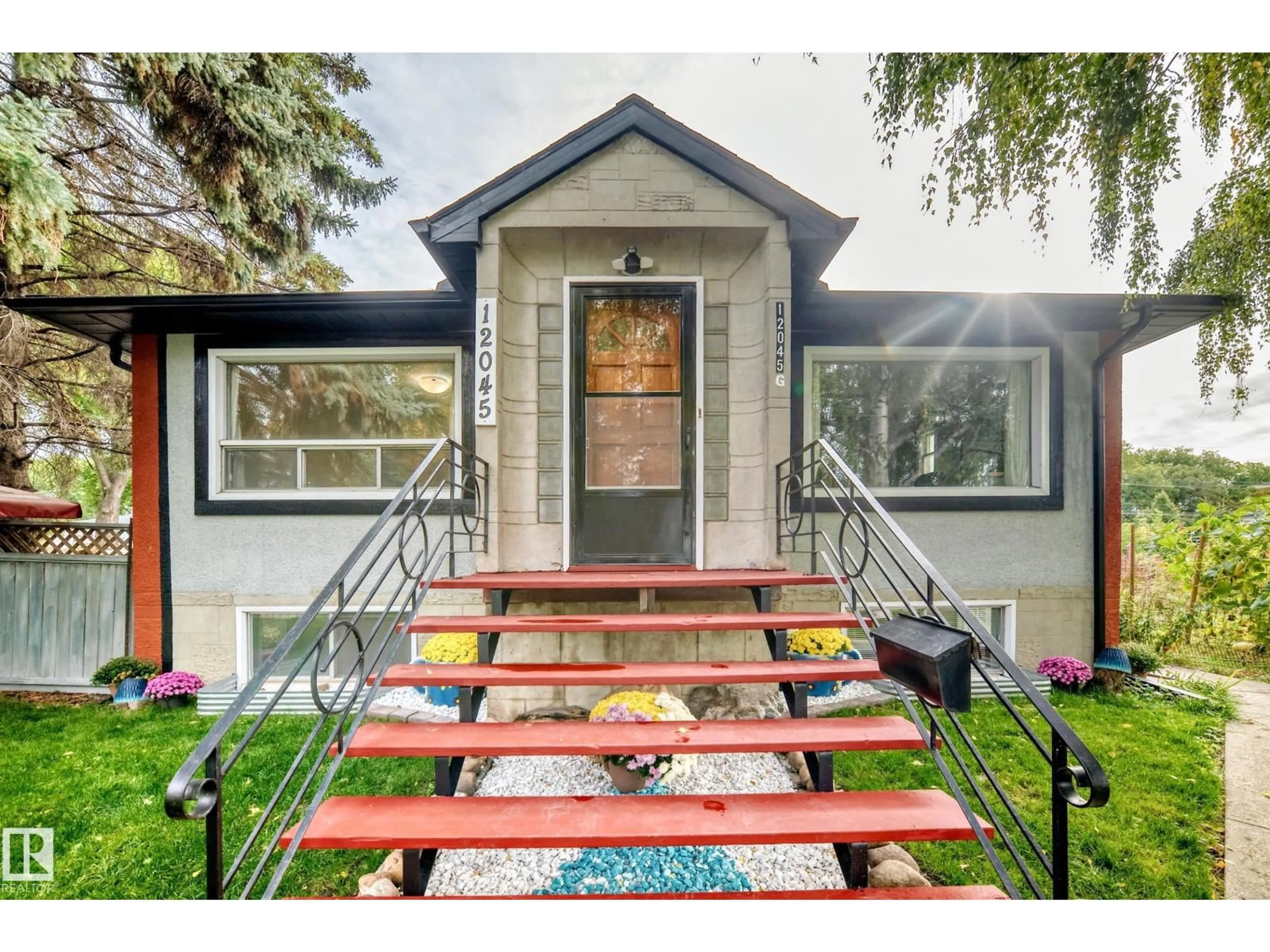 Unknown for 12045 64 ST, Edmonton Alberta T5W4J5