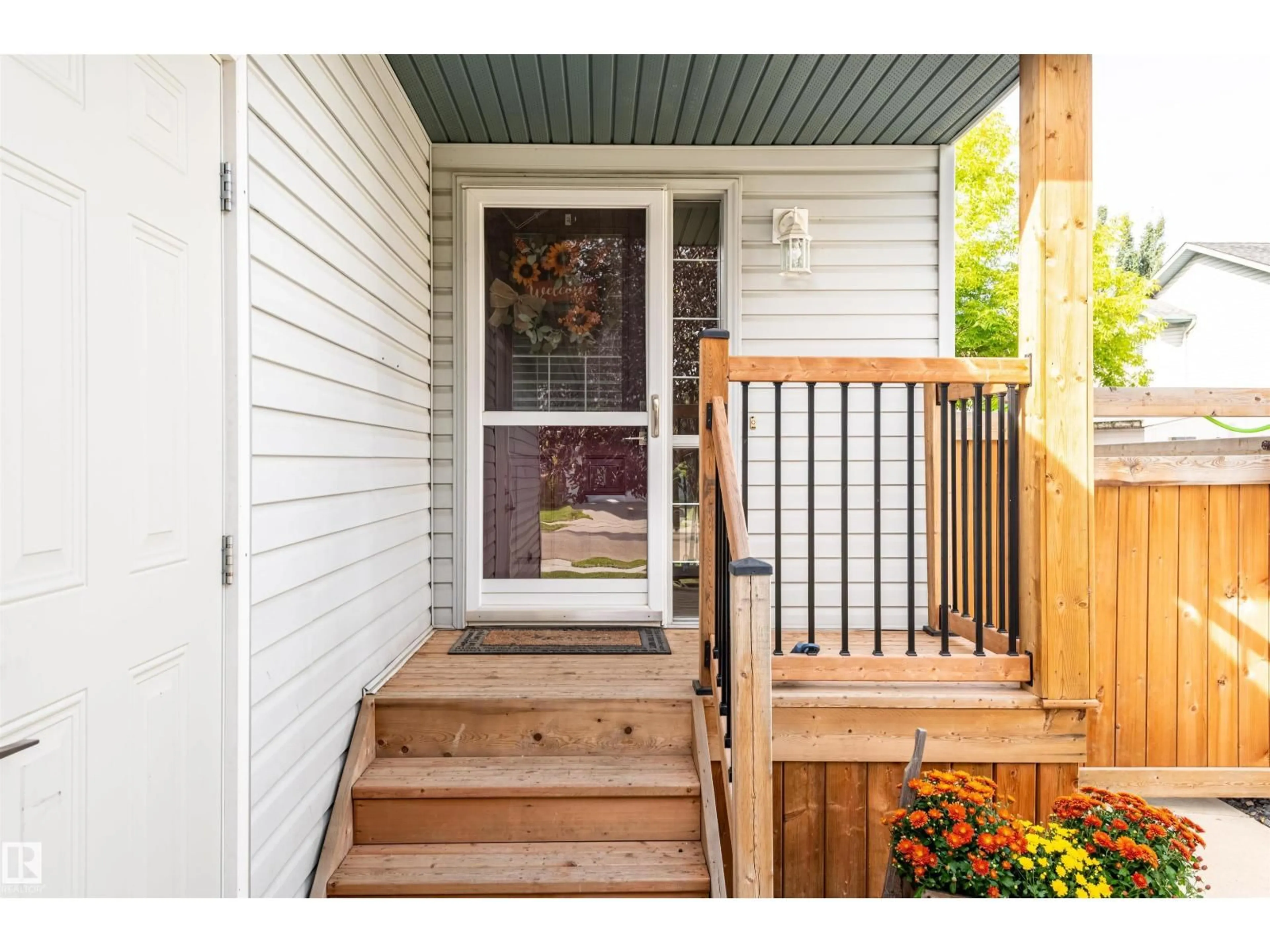 Indoor entryway for 38 DUBONNET WY, St. Albert Alberta T8N6S4