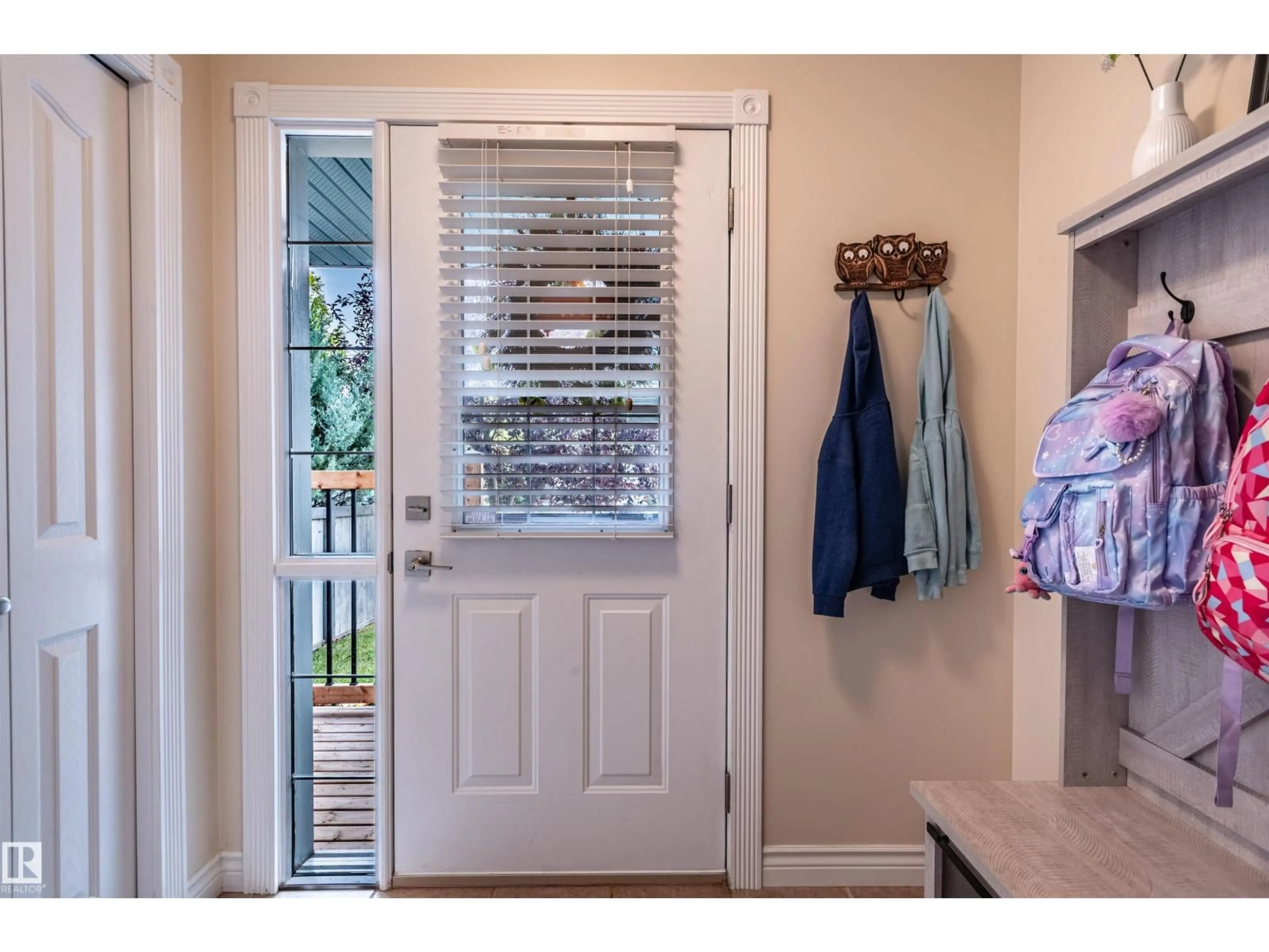 Indoor entryway for 38 DUBONNET WY, St. Albert Alberta T8N6S4
