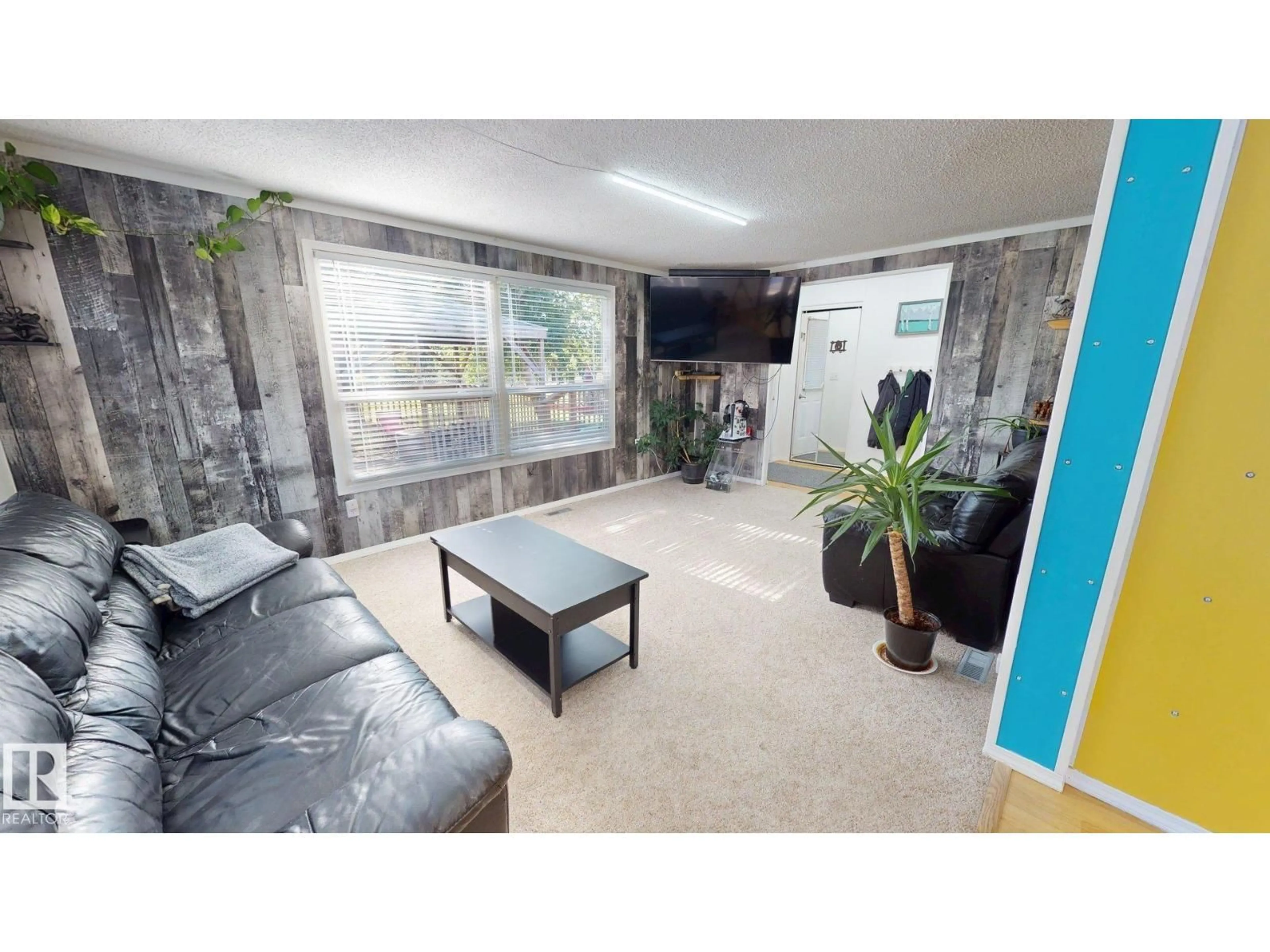 A pic of a room for 27324 TOWNSHIP RD, Rural Parkland County Alberta T7X3S2