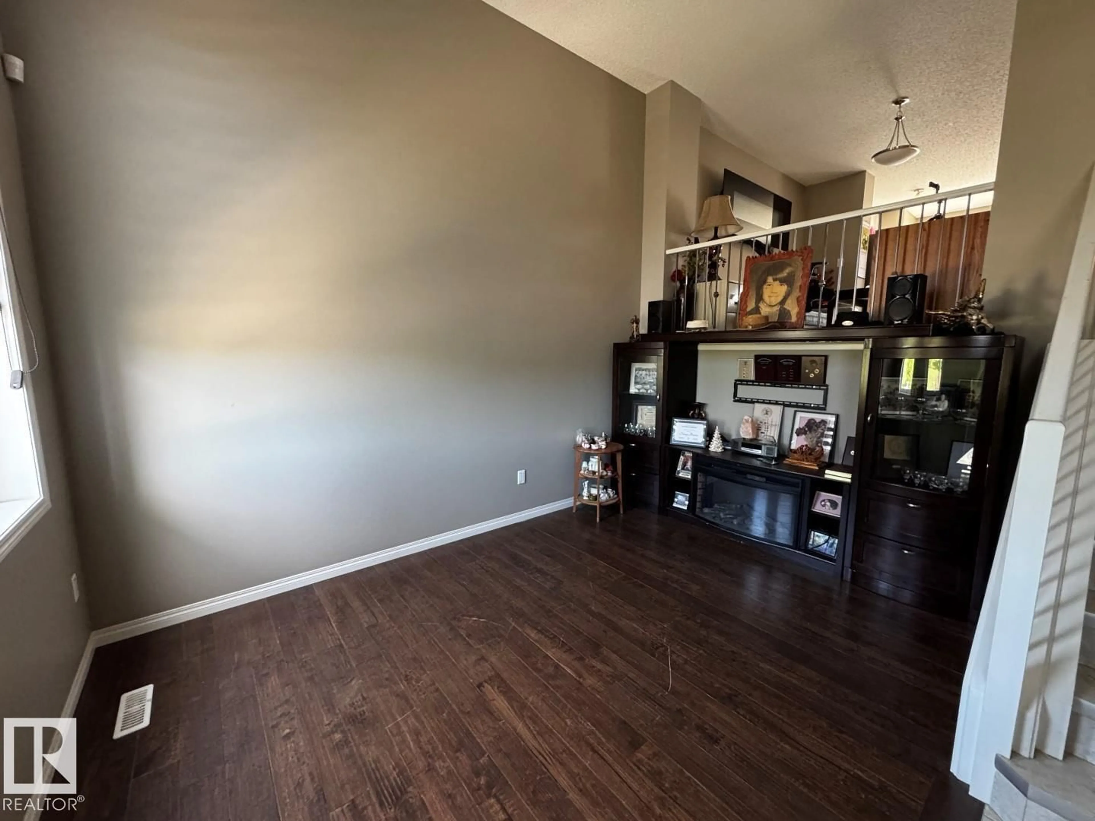 A pic of a room for #14 - 2905 141 ST, Edmonton Alberta T6W3M4