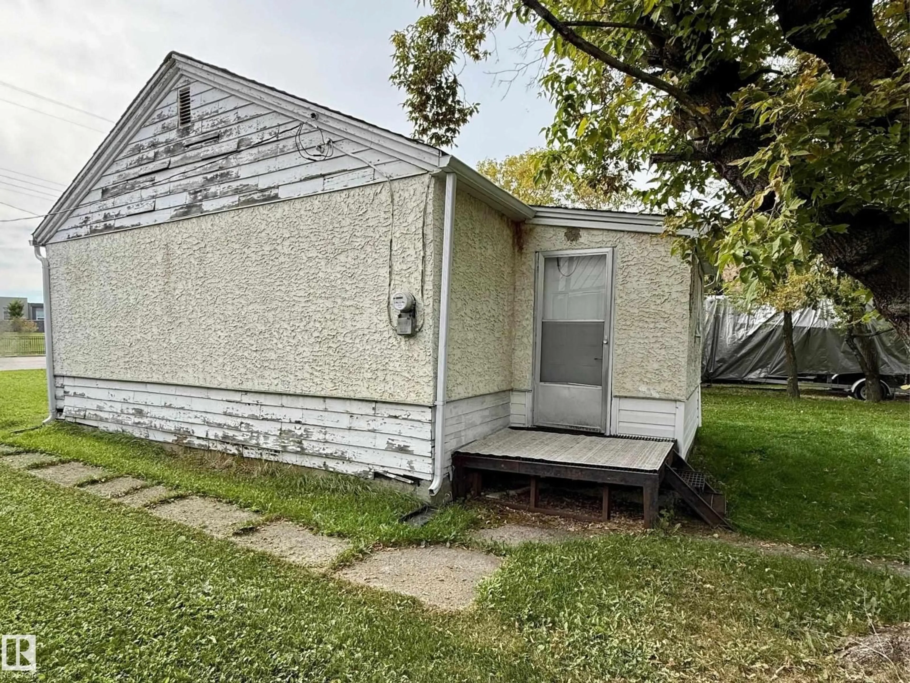 Shed for 806 16 AV, Cold Lake Alberta T9M1L2