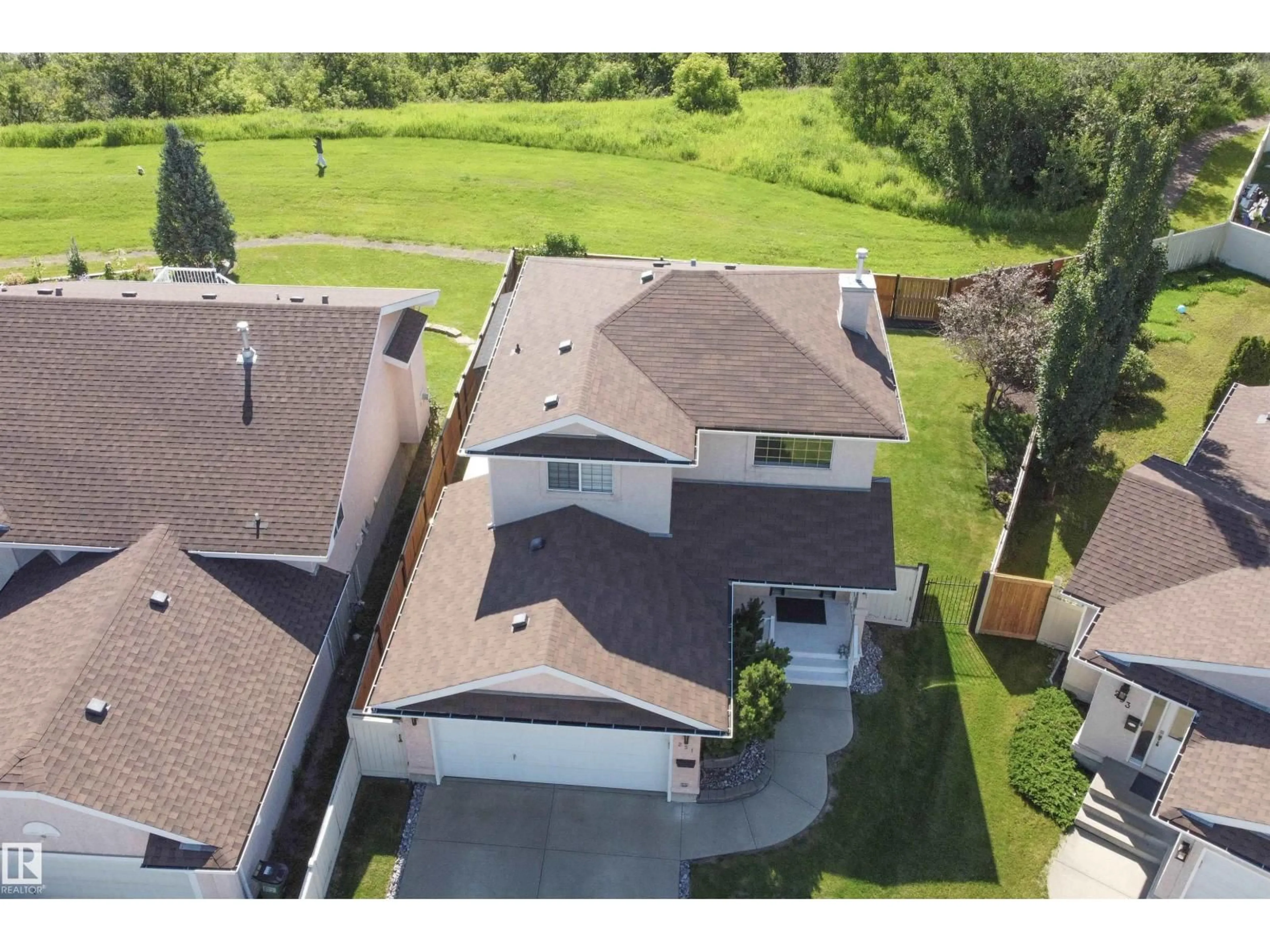 A pic from outside/outdoor area/front of a property/back of a property/a pic from drone, unknown for 251 RIVER PT, Edmonton Alberta T5A4Z2
