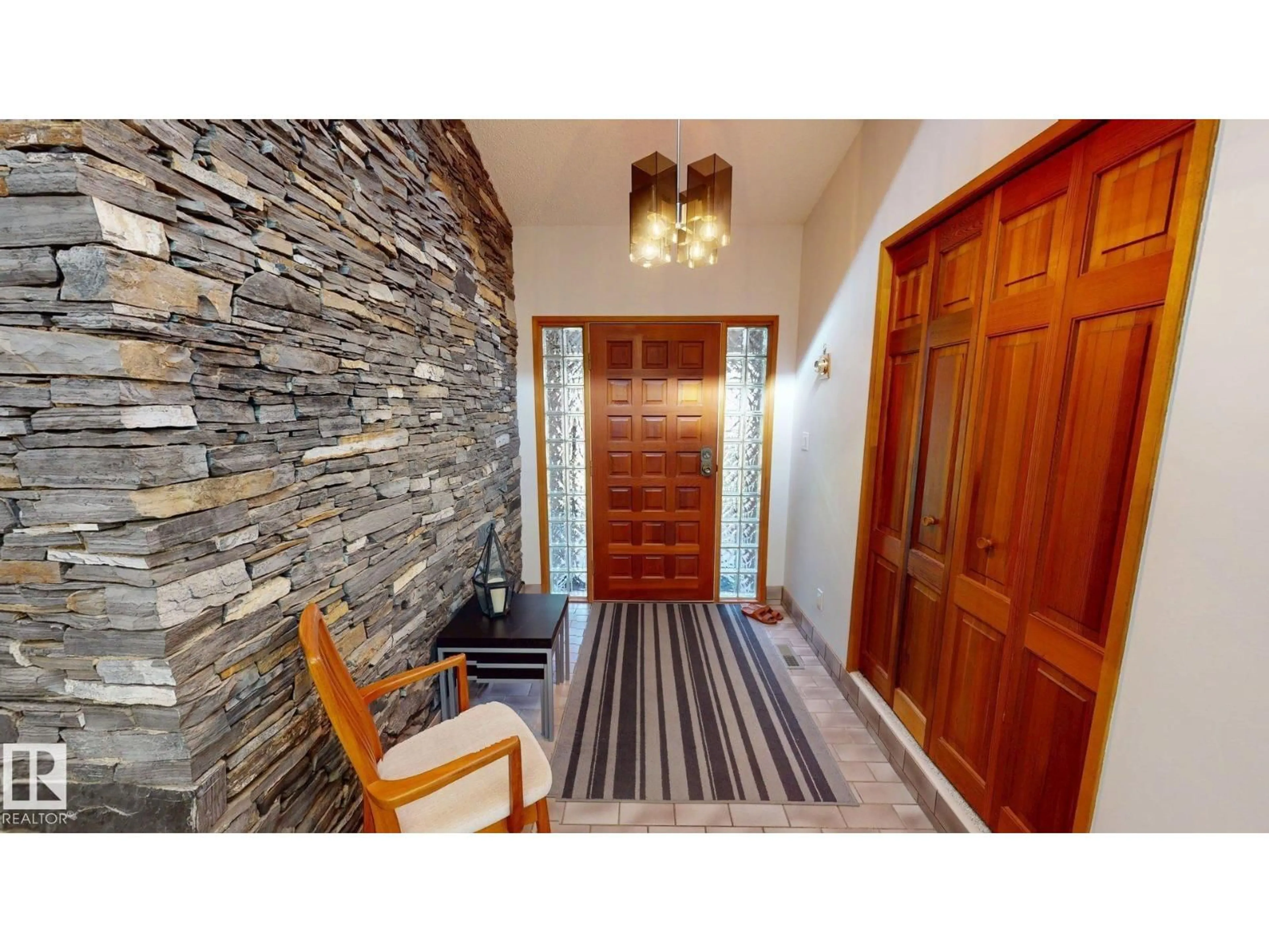 Indoor entryway for 29 55312 RGE ROAD 241, Rural Sturgeon County Alberta T8T1X6