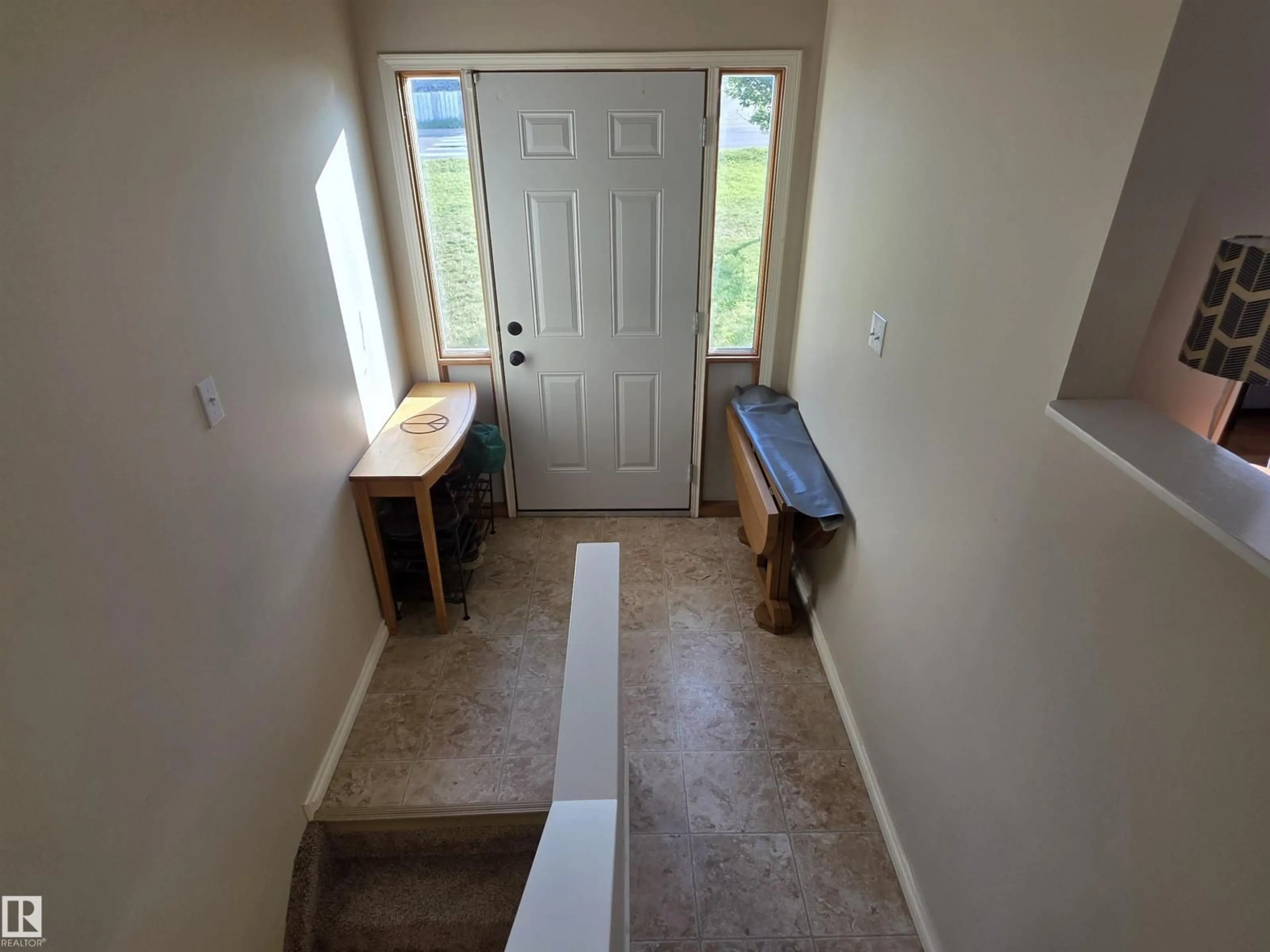 Indoor entryway for 4804 55 AV, Drayton Valley Alberta T7A1B5