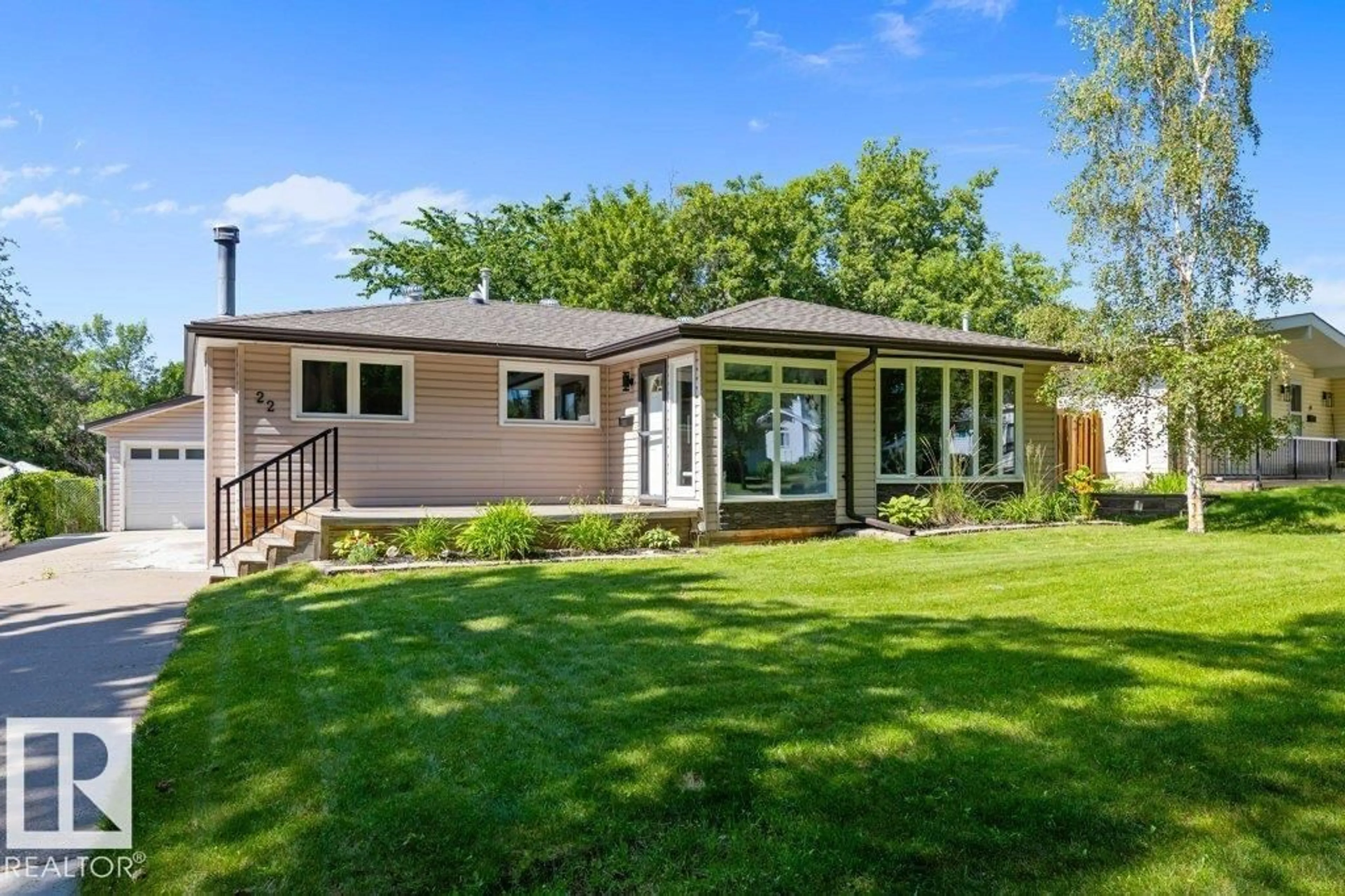 Home with vinyl exterior material, street for 22 BURNHAM AV, St. Albert Alberta T8N0A7