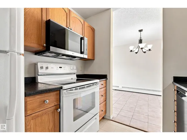 10511 19 AV, Edmonton 3