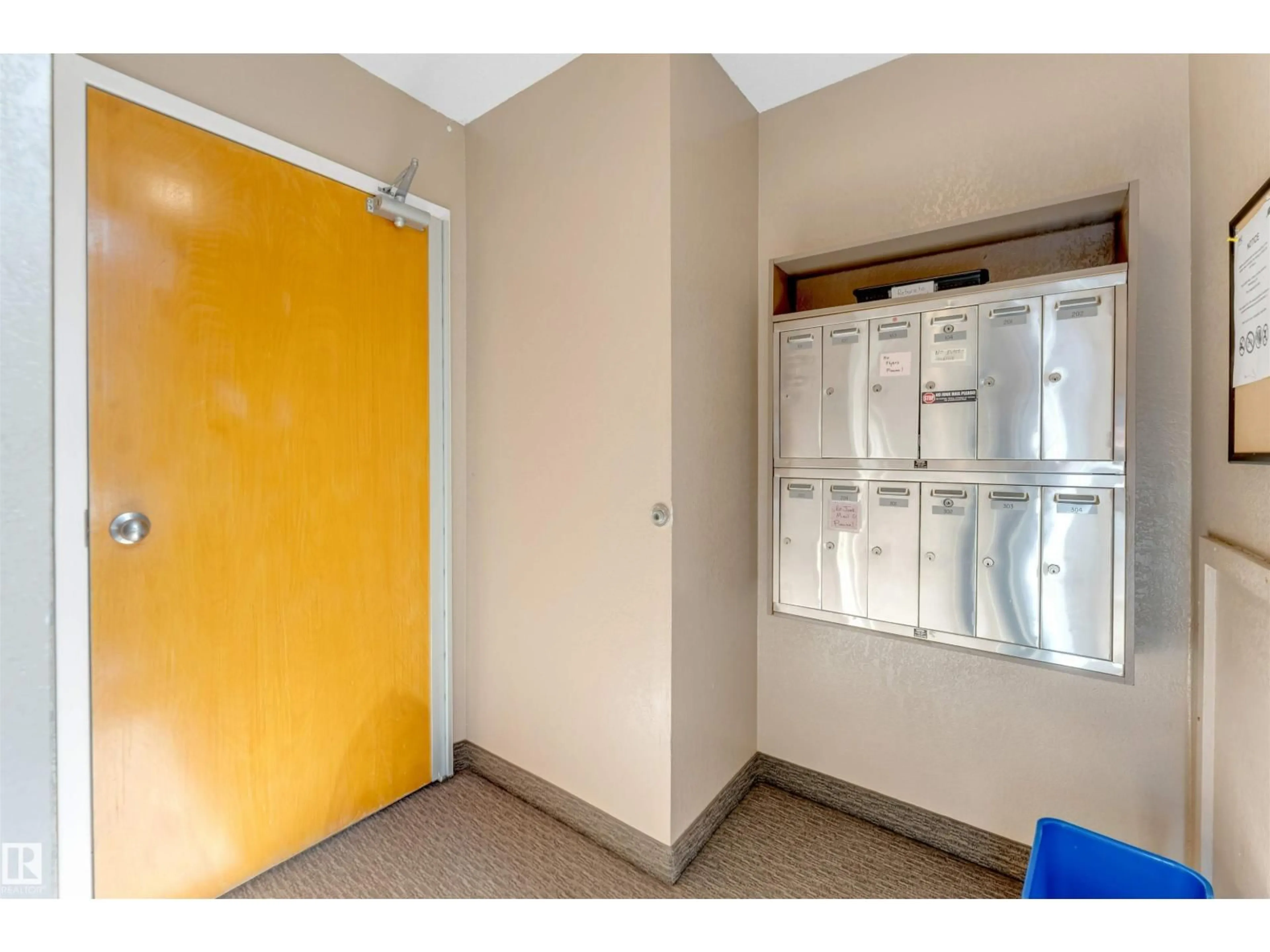 Unknown for 101 49 AKINS DR, St. Albert Alberta T8N3M6