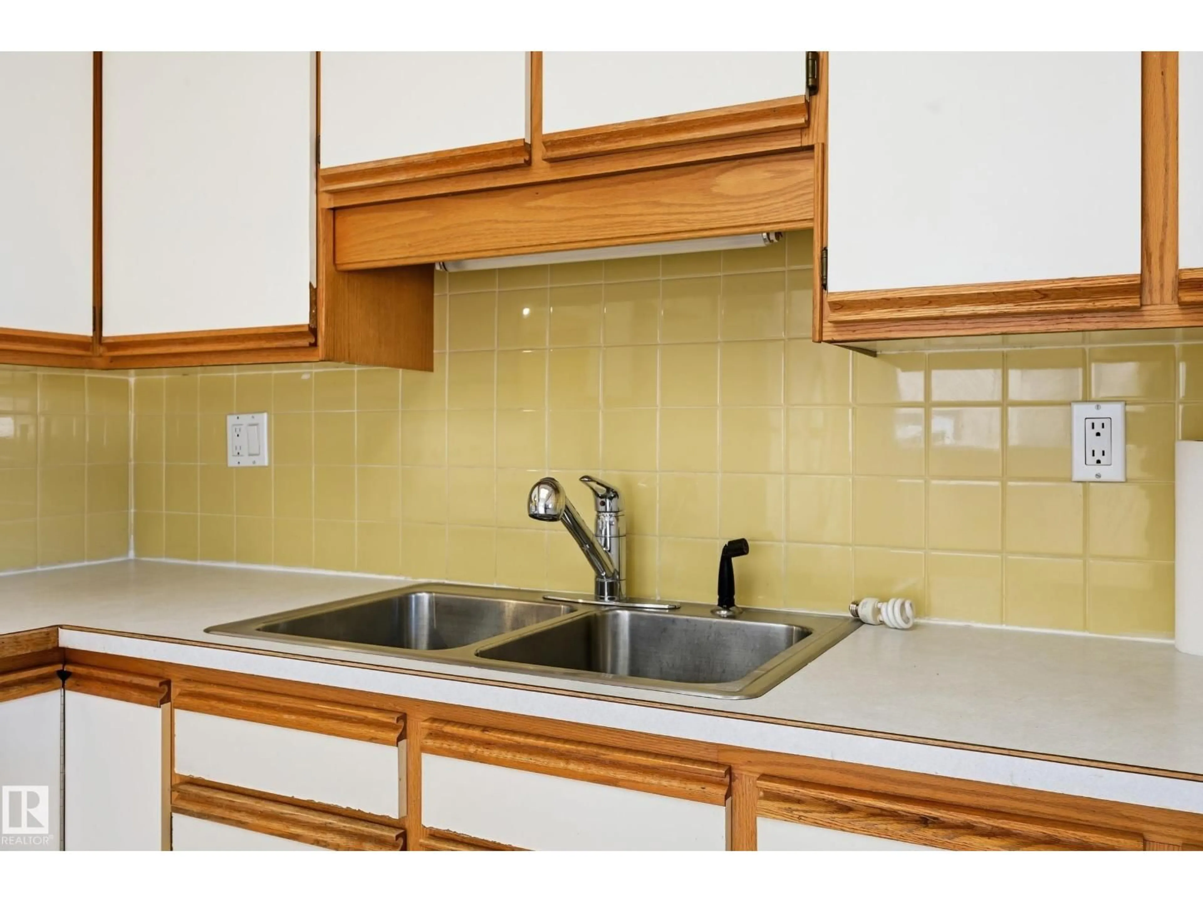 Standard kitchen, ceramic/tile floor for 13210 39A ST, Edmonton Alberta T5A3J5