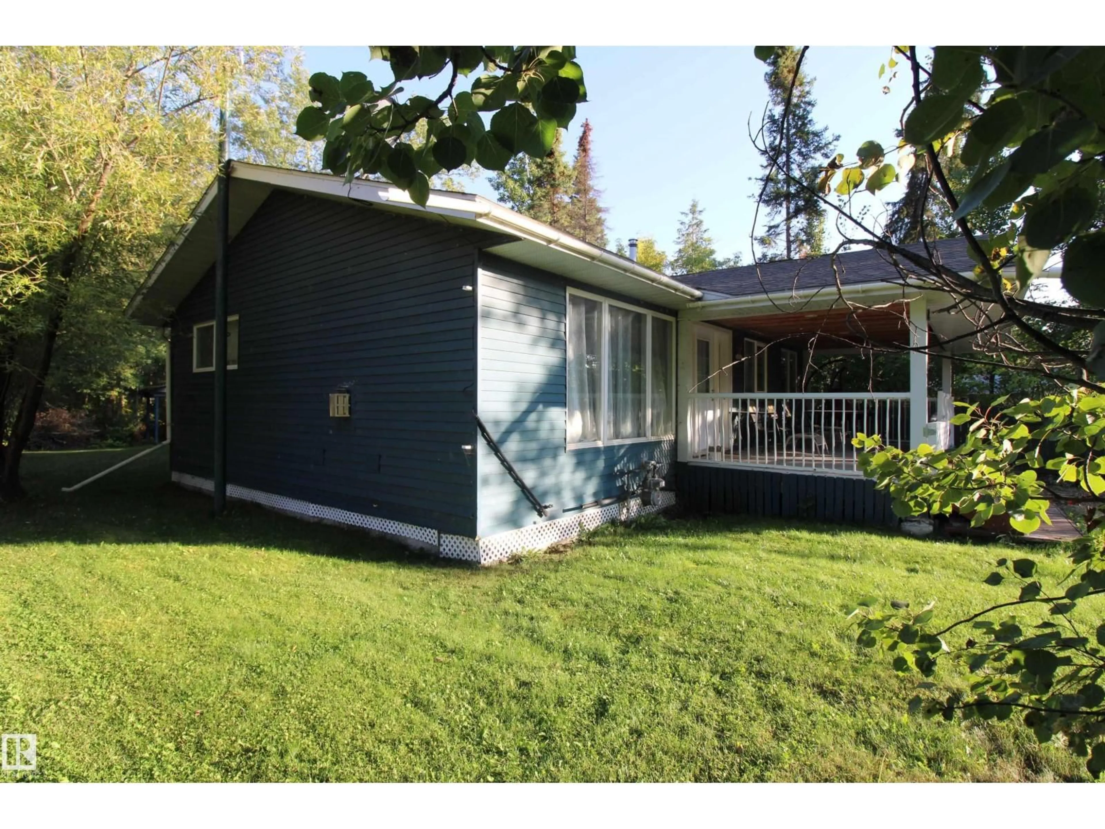Home with vinyl exterior material, street for 952 9 ST, Rural Lac Ste. Anne County Alberta T0E1A0