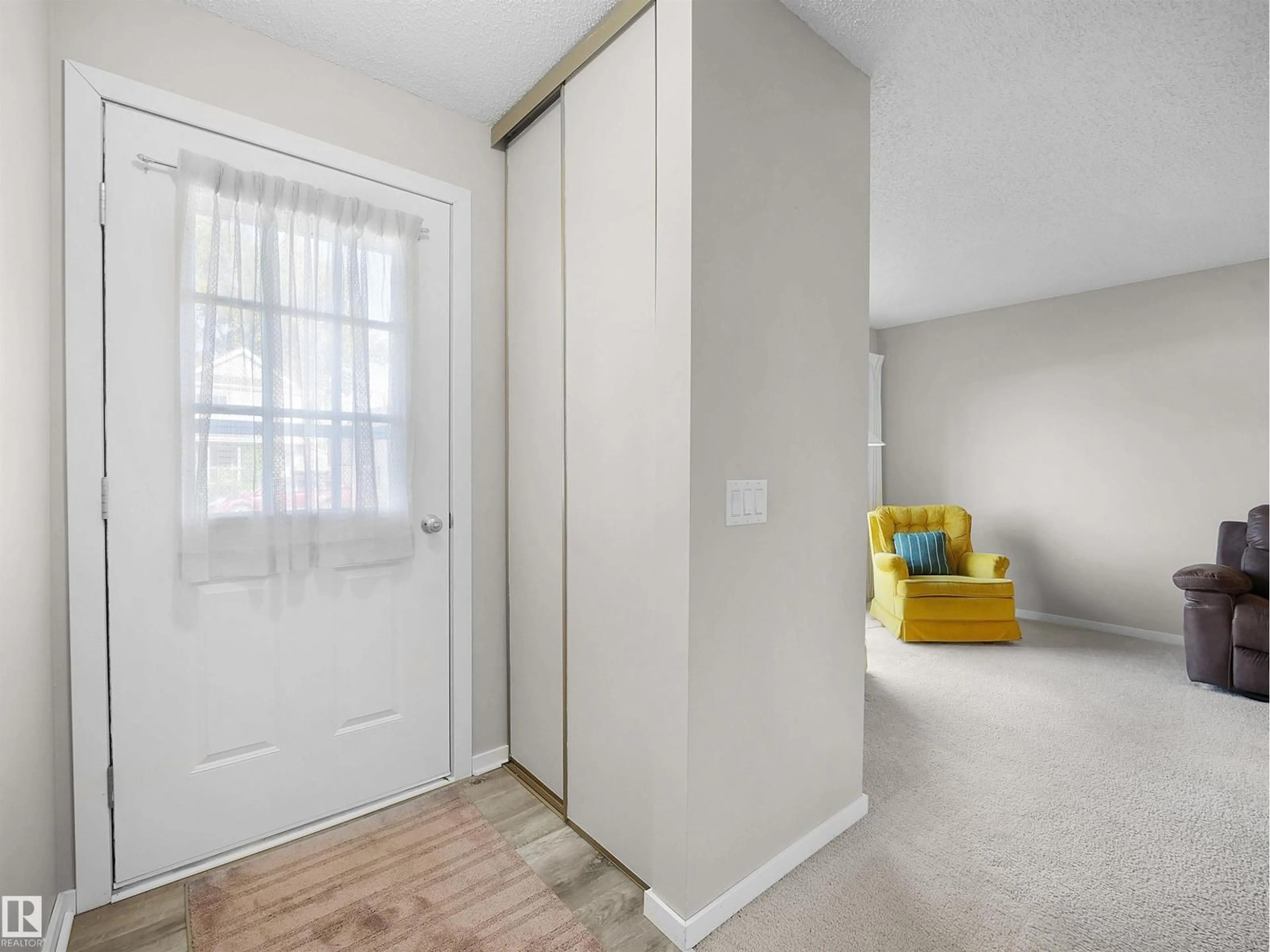 Indoor entryway for 20 ST. ANDREWS AV, Stony Plain Alberta T7Z1K8