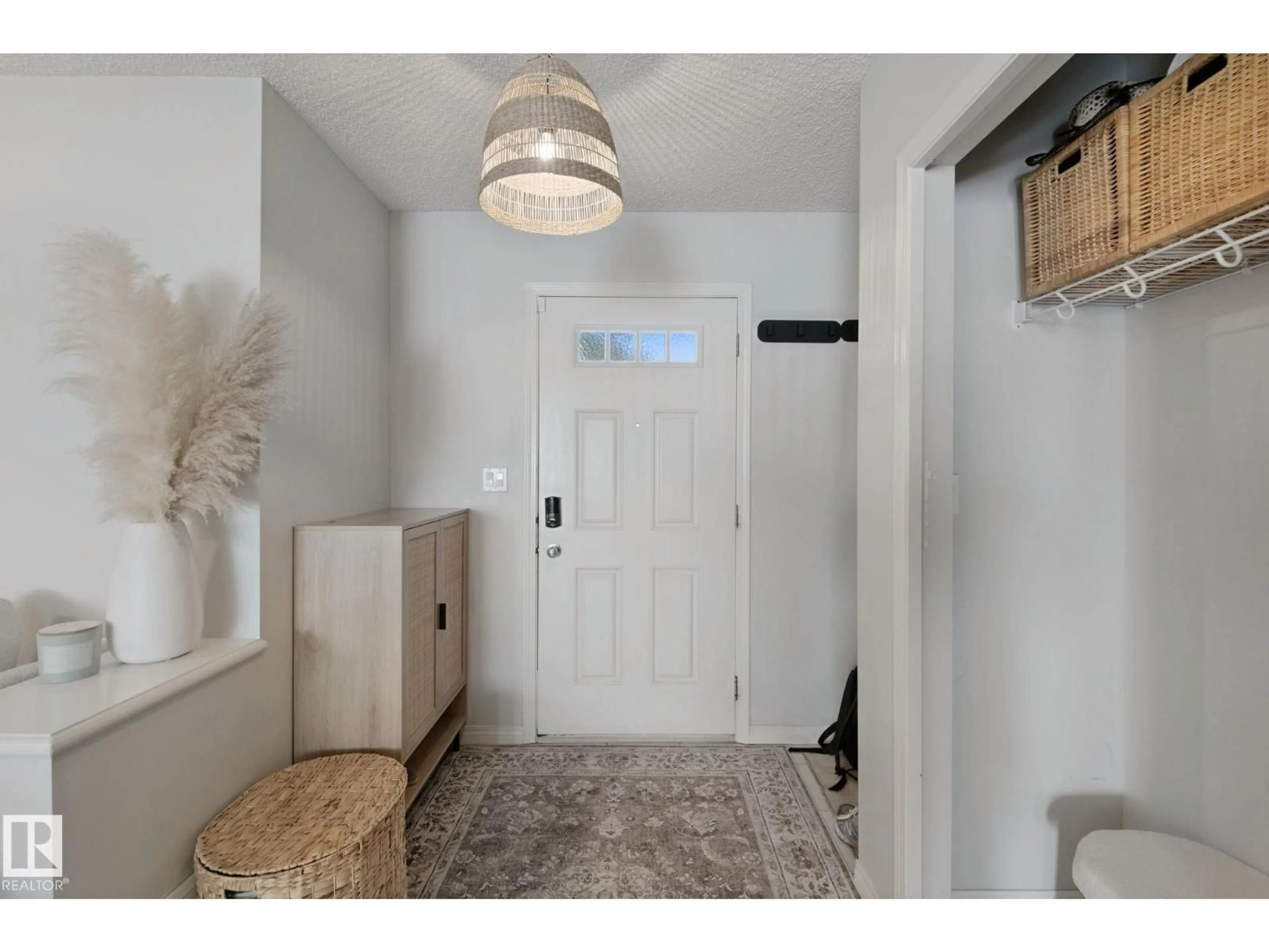 Indoor entryway for NW - 8535 ELLIS LINK LI, Edmonton Alberta T6M0P5