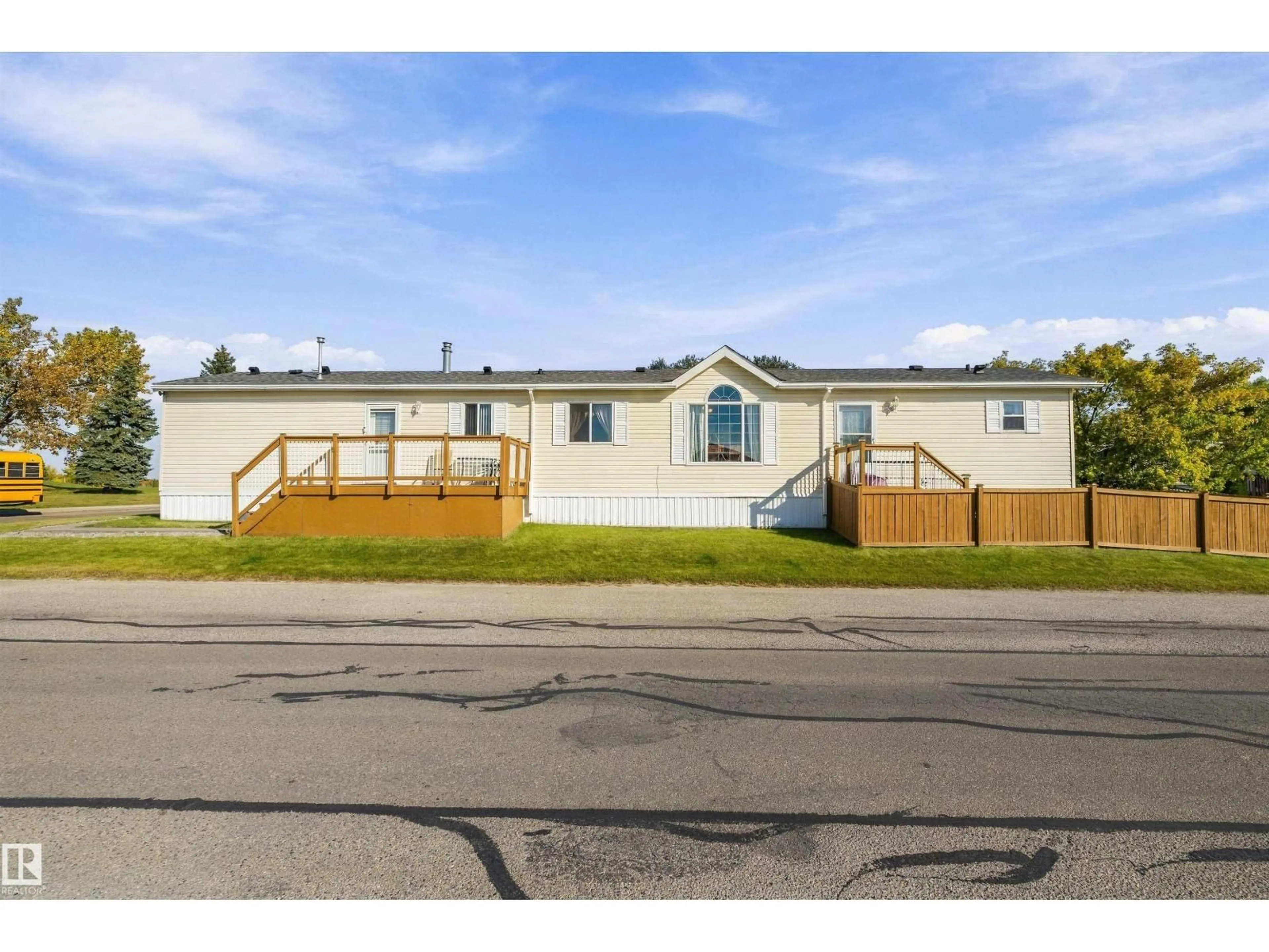 Home with vinyl exterior material, street for 53222 - 79 RANGE ROAD 272, Rural Parkland County Alberta T7X3N5