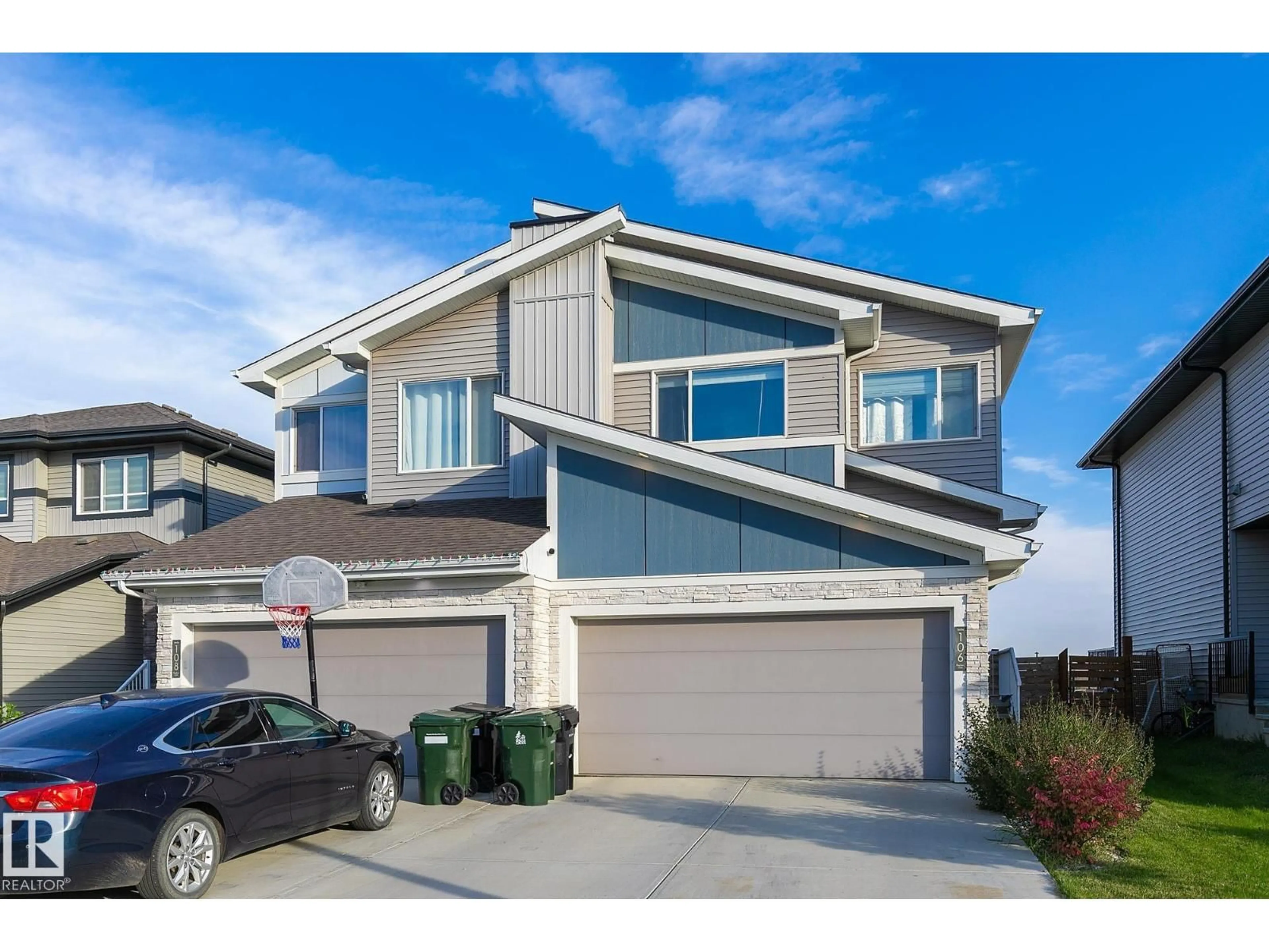 Home with vinyl exterior material, street for 106 KINGSBURY CI, Spruce Grove Alberta T7X0C9