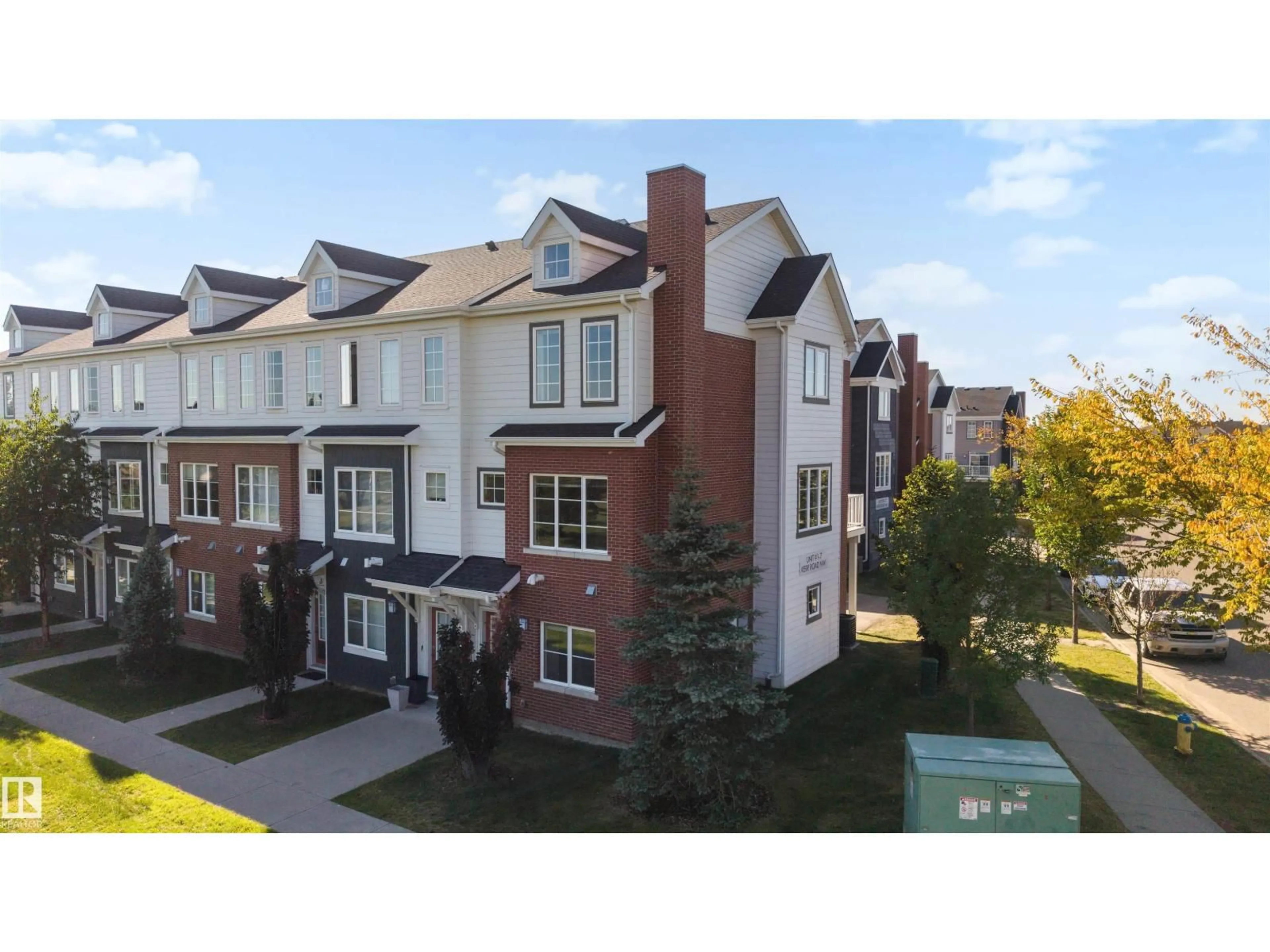 A pic from outside/outdoor area/front of a property/back of a property/a pic from drone, street for 1636 KERR RD, Edmonton Alberta T5E6W3