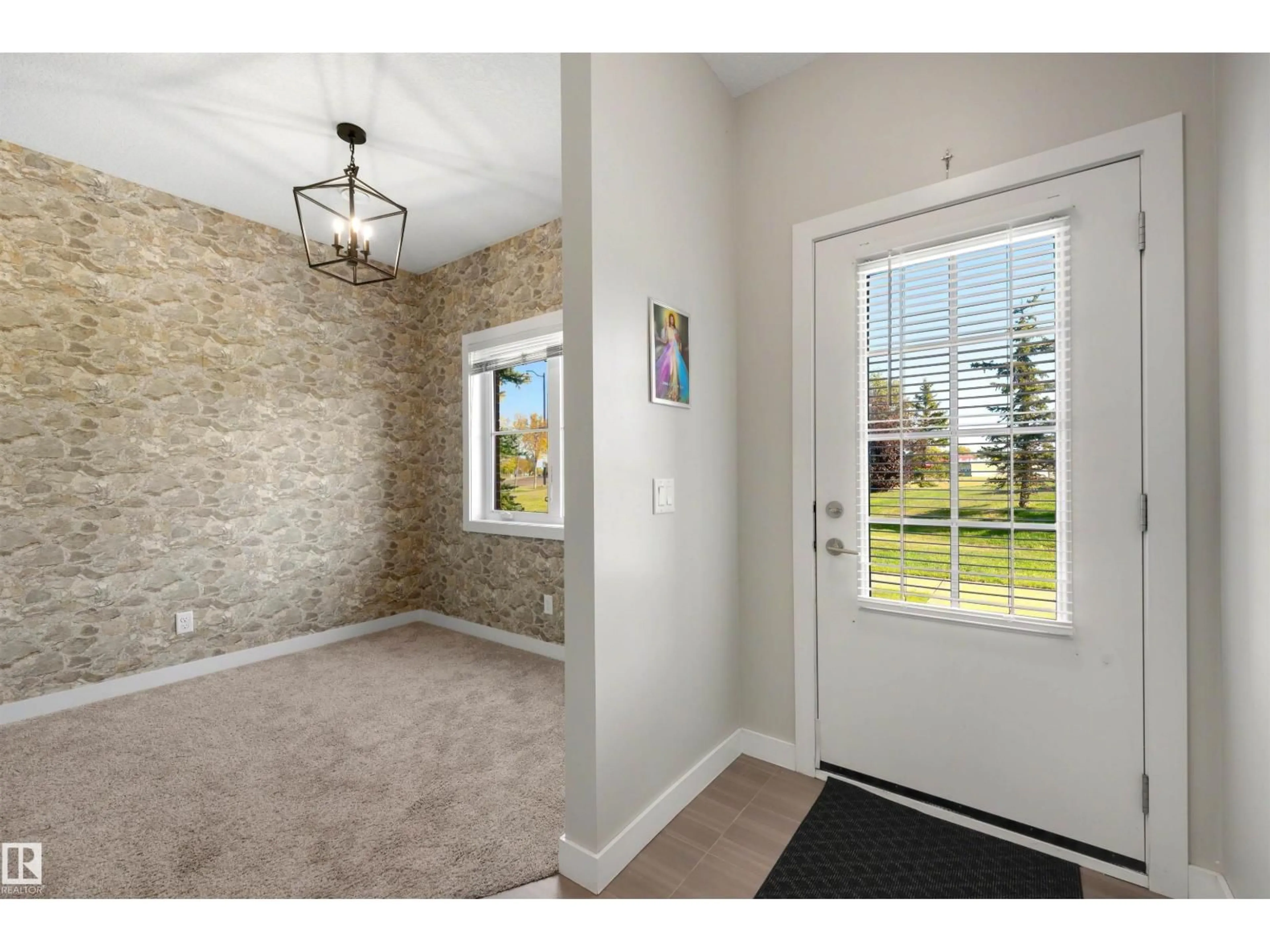 Indoor entryway for 1636 KERR RD, Edmonton Alberta T5E6W3