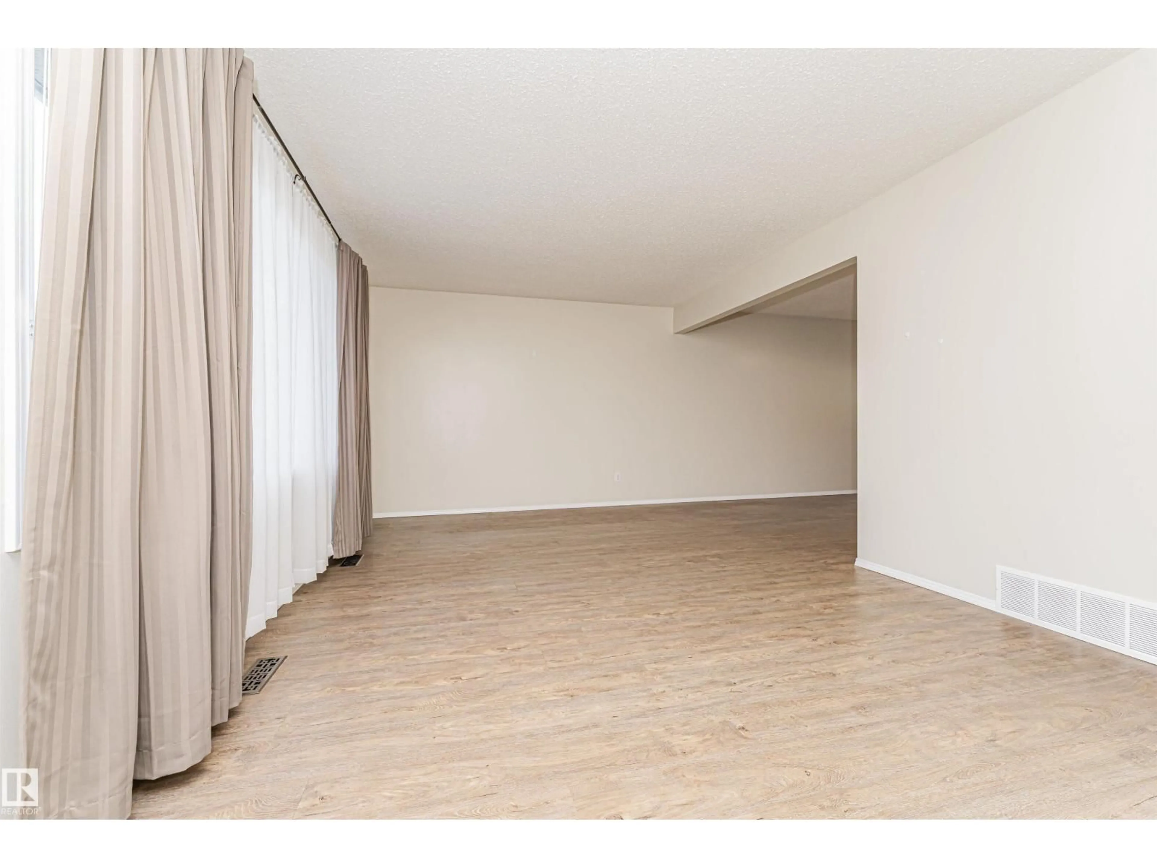 A pic of a room for 9810 98A AV, Morinville Alberta T8R1P4