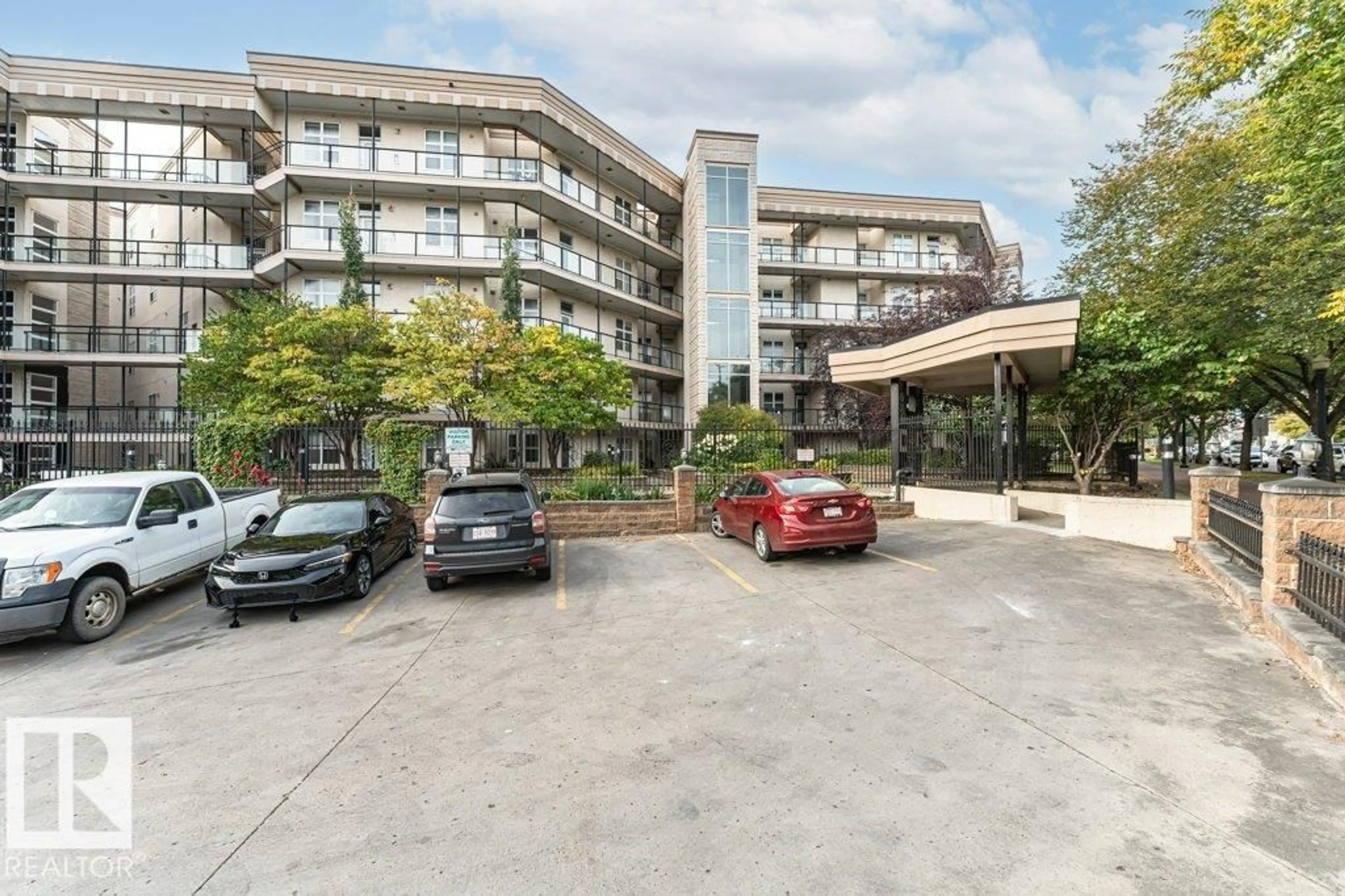 Unknown for 202 - 9503 101 AV, Edmonton Alberta T5H4R1