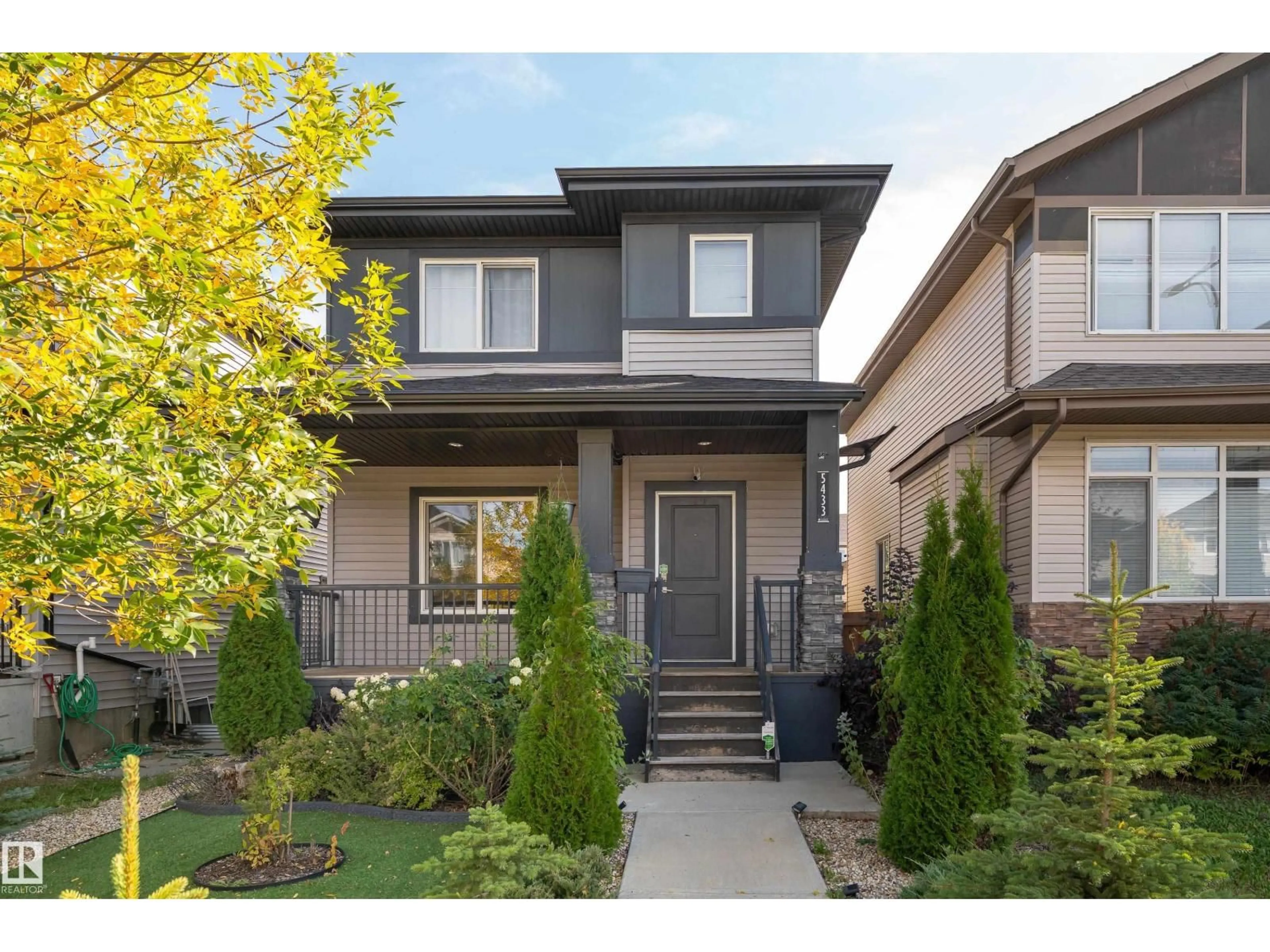 Home with vinyl exterior material, street for 5433 CHAPPELLE RD, Edmonton Alberta T6W2Y6
