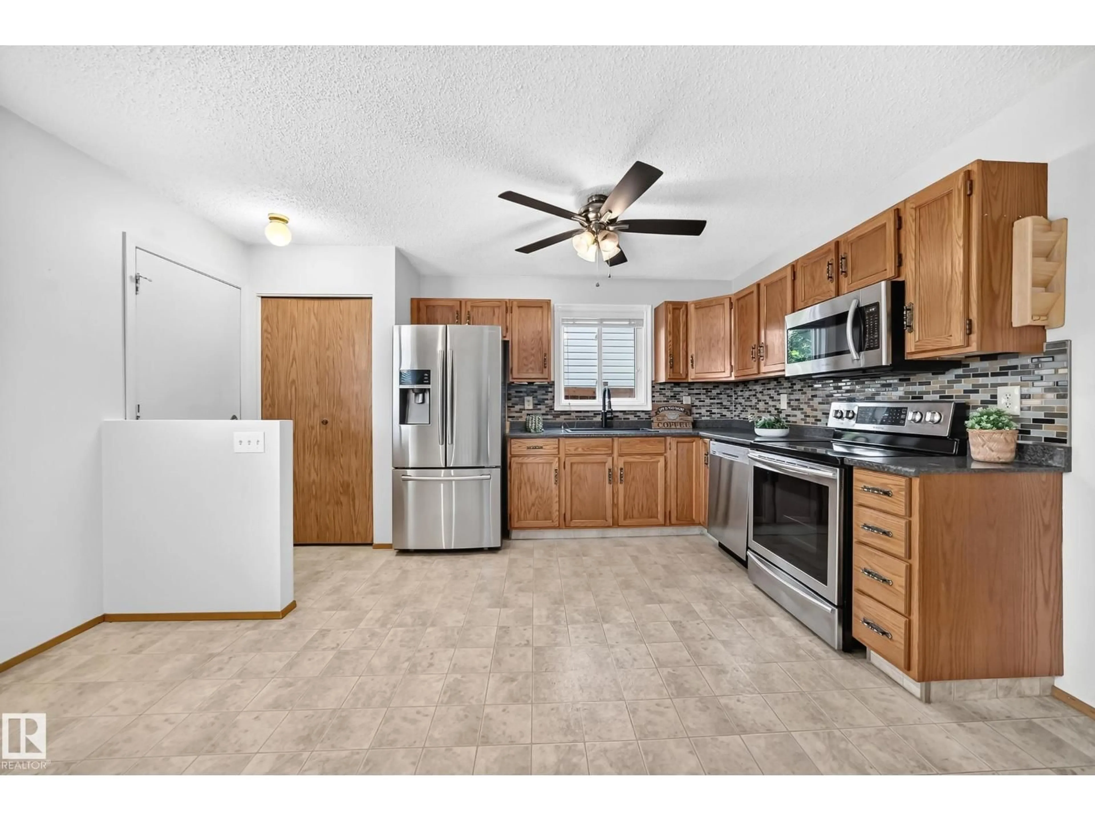 Unknown for 14519 32 ST, Edmonton Alberta T5Y2L2