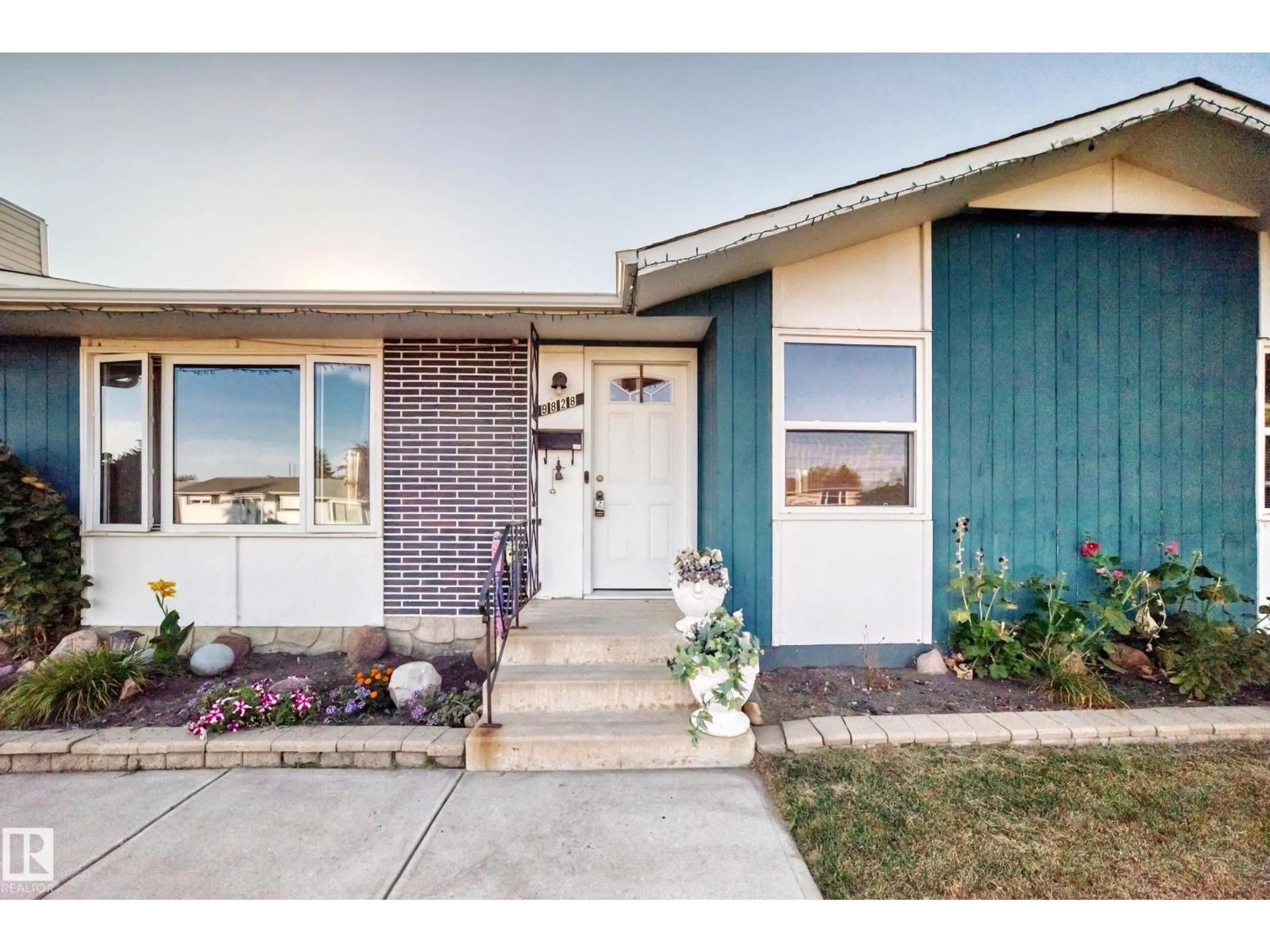 Unknown for NW - 9828 164 ST, Edmonton Alberta T5P3P9