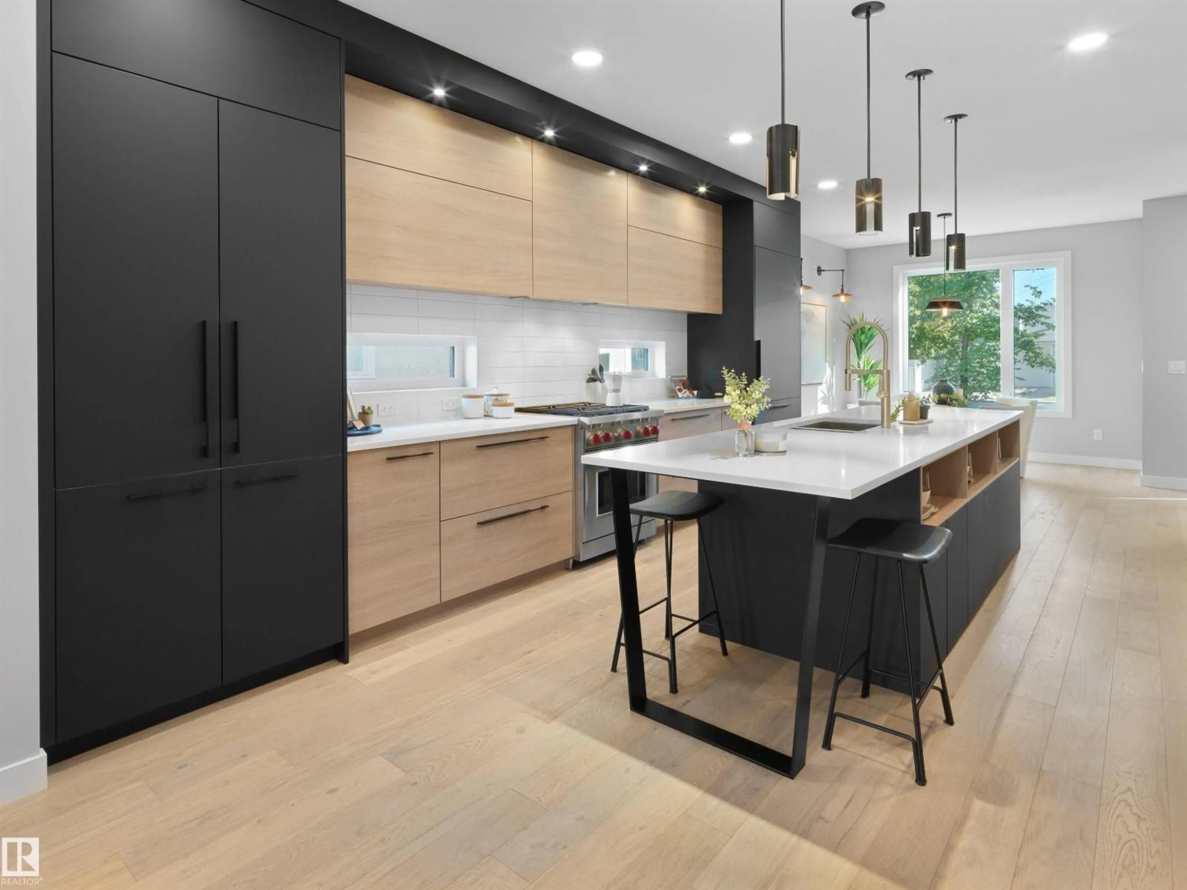 Contemporary kitchen, wood/laminate floor for 9118 89 ST, Edmonton Alberta T6C3K9